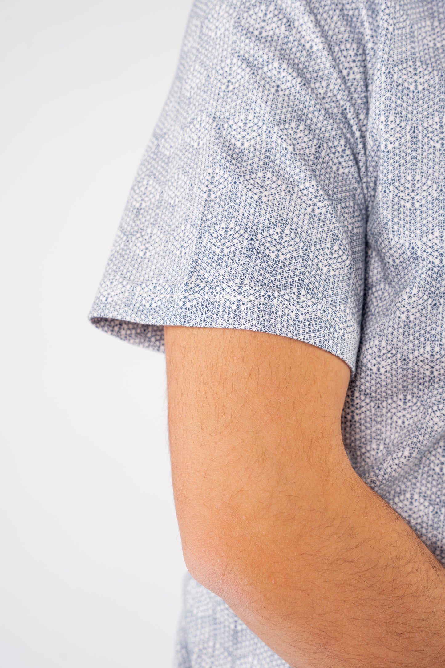 BLUE GEOMETRIC PATTERN POLO TSHIRT