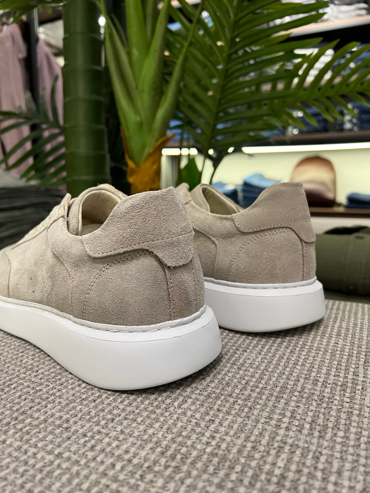 LIGHT BEIGE CASUAL SUEDE SNEAKER