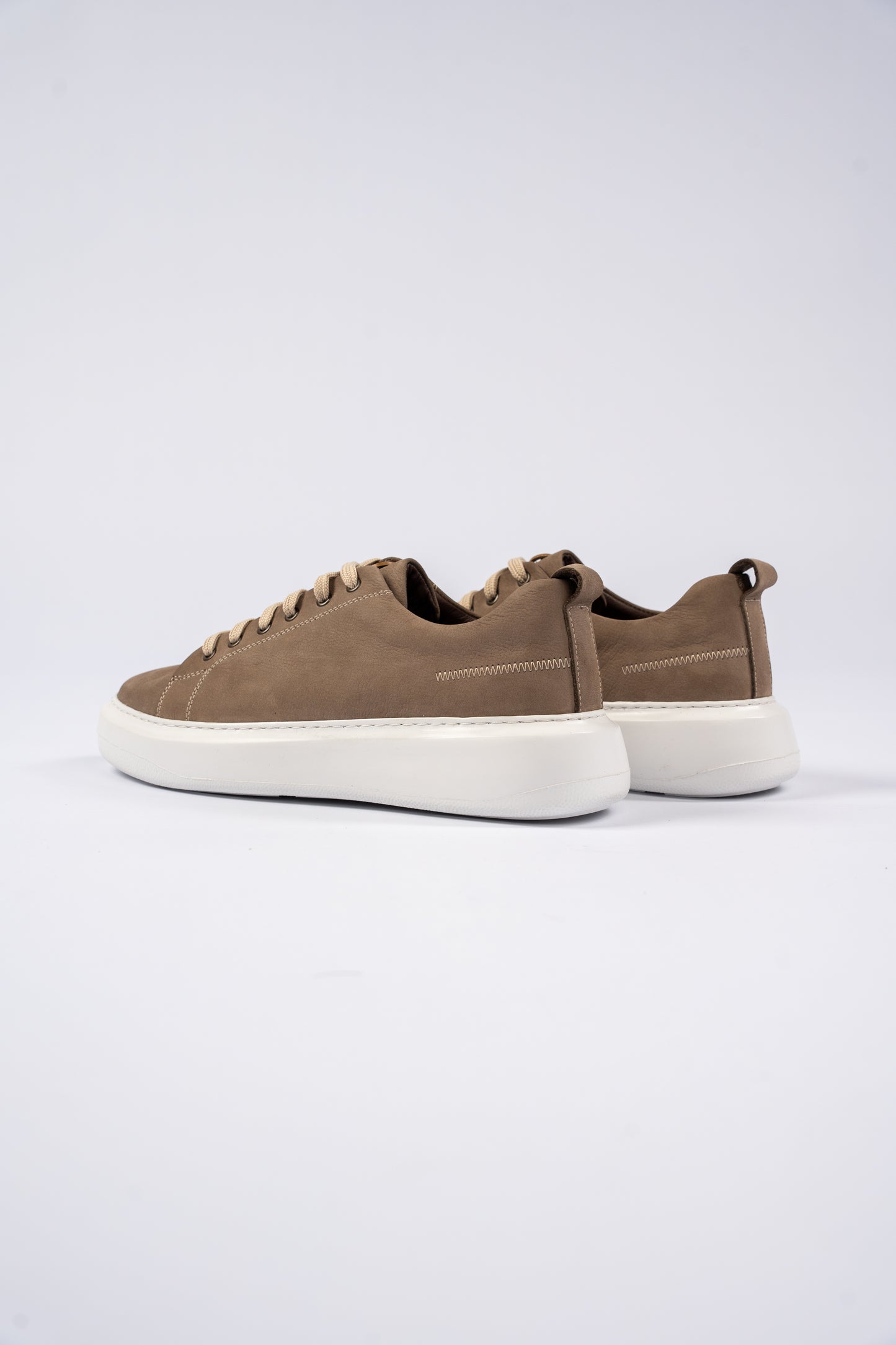 BEIGE NUBUCK SNEAKER