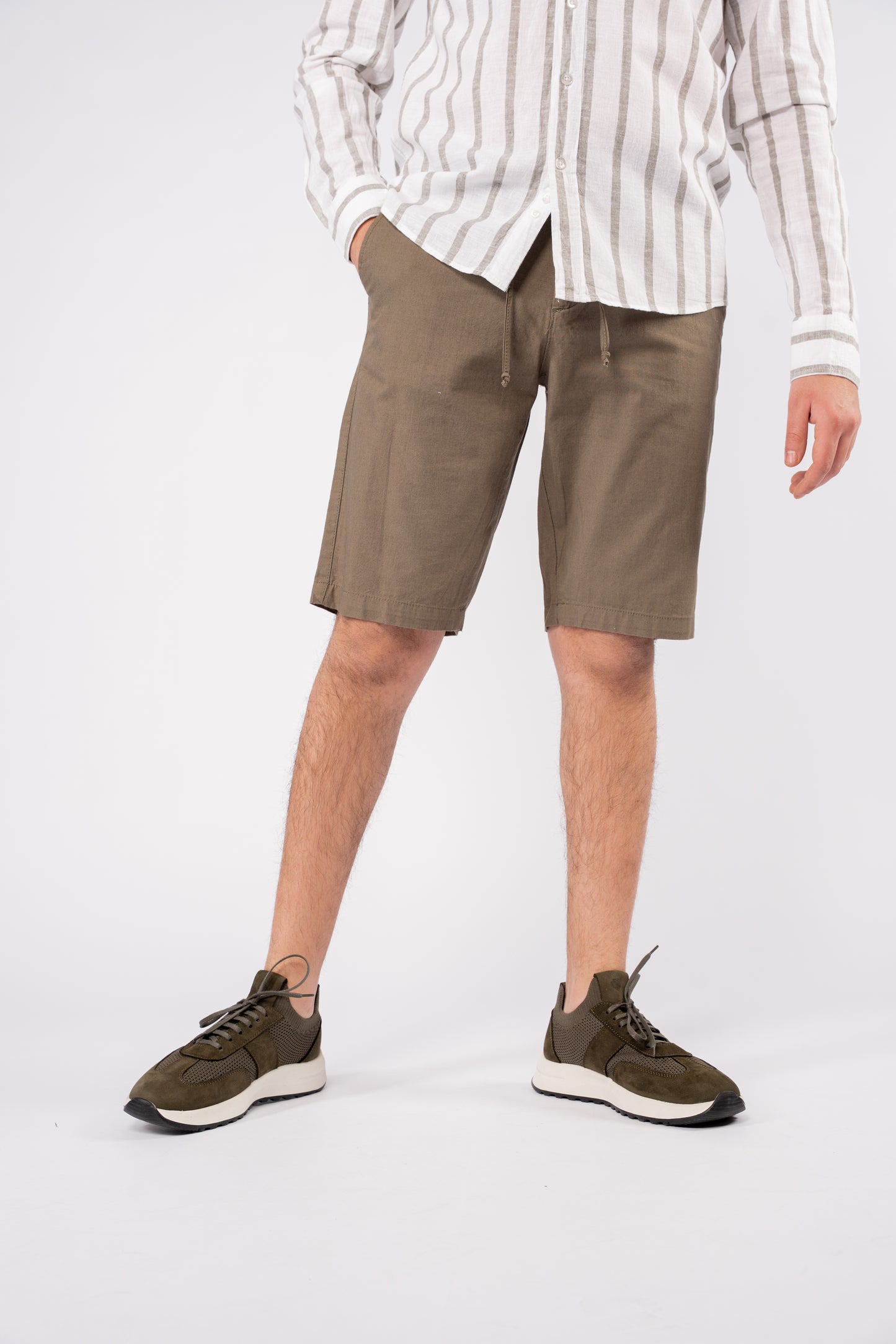 OLIVE LINEN SHORT