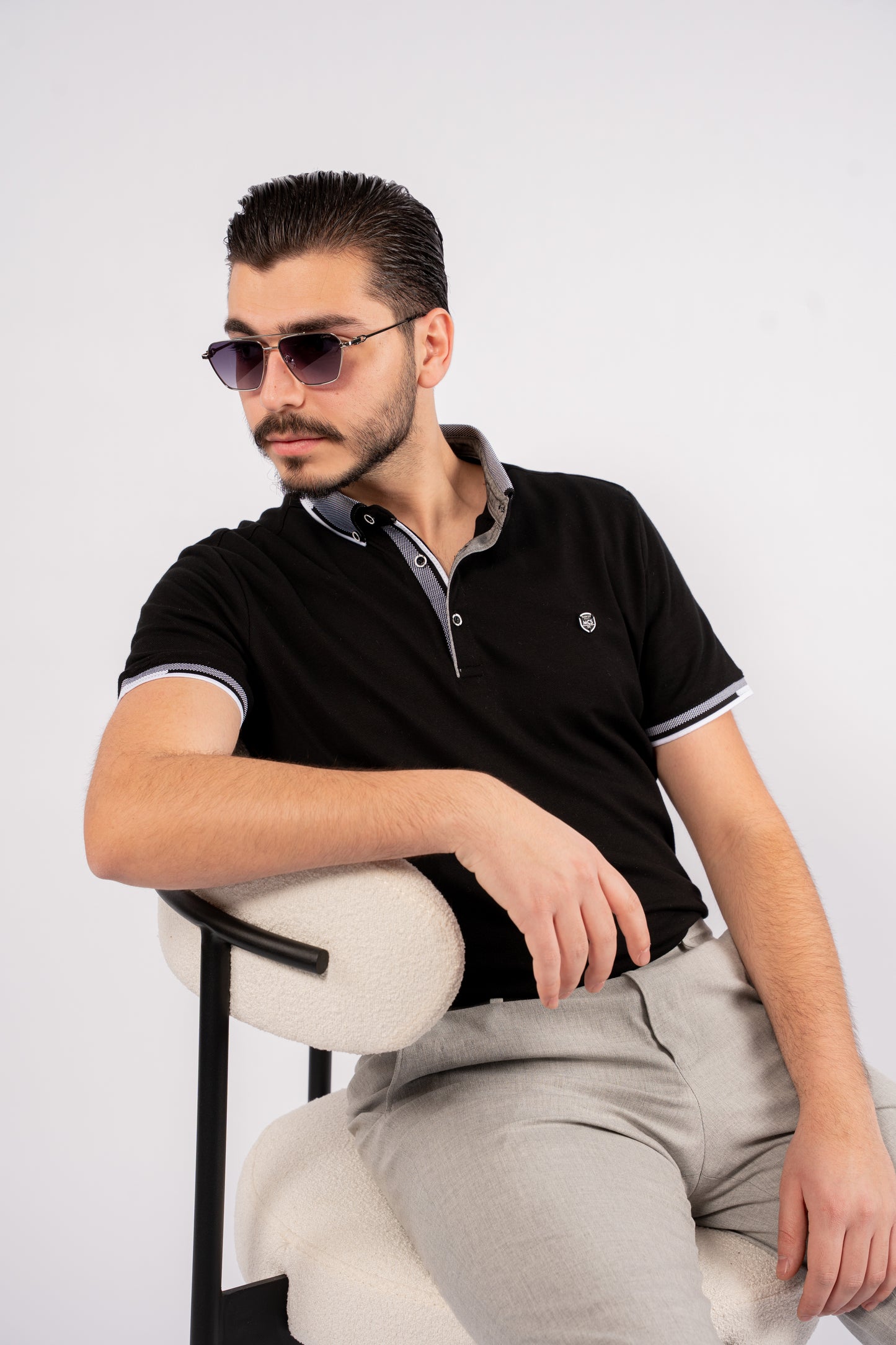 BLACK BUTTON COLLAR POLO