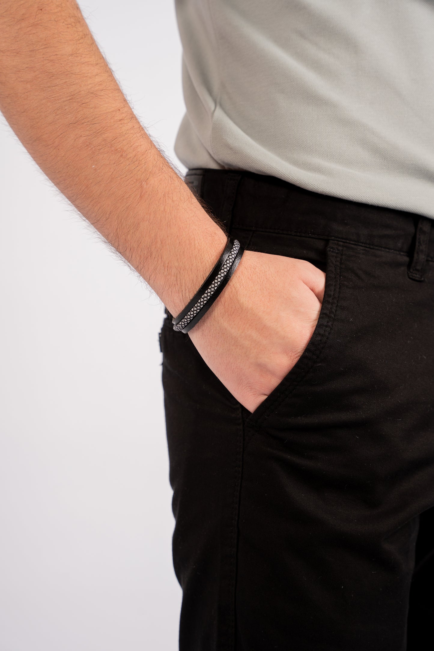 BLACK EVERYDAY CHINOS