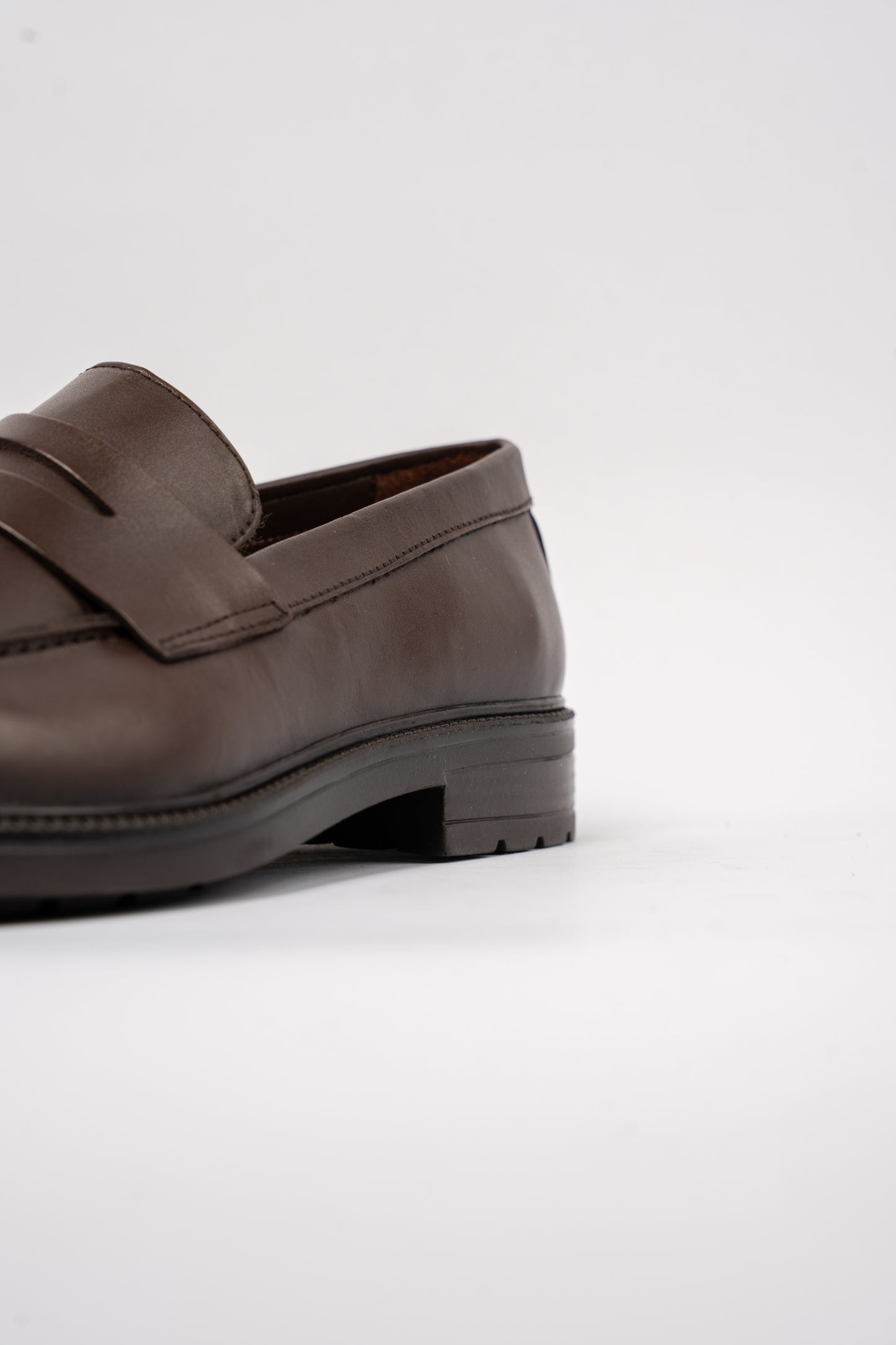 CLASSIC BROWN PENNY LOAFER