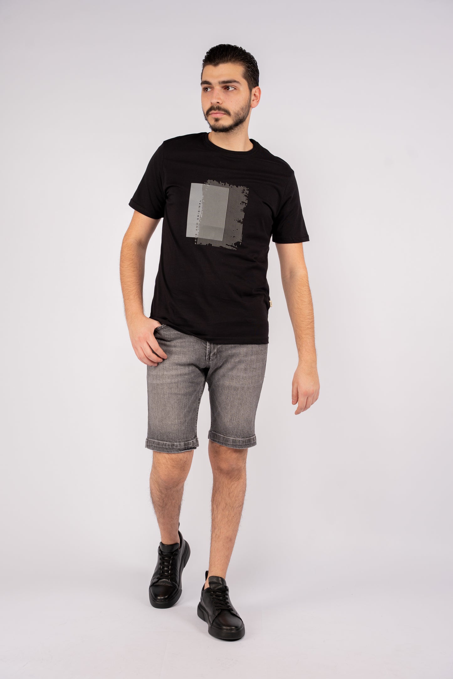 BLACK PATTERNED TSHIRT