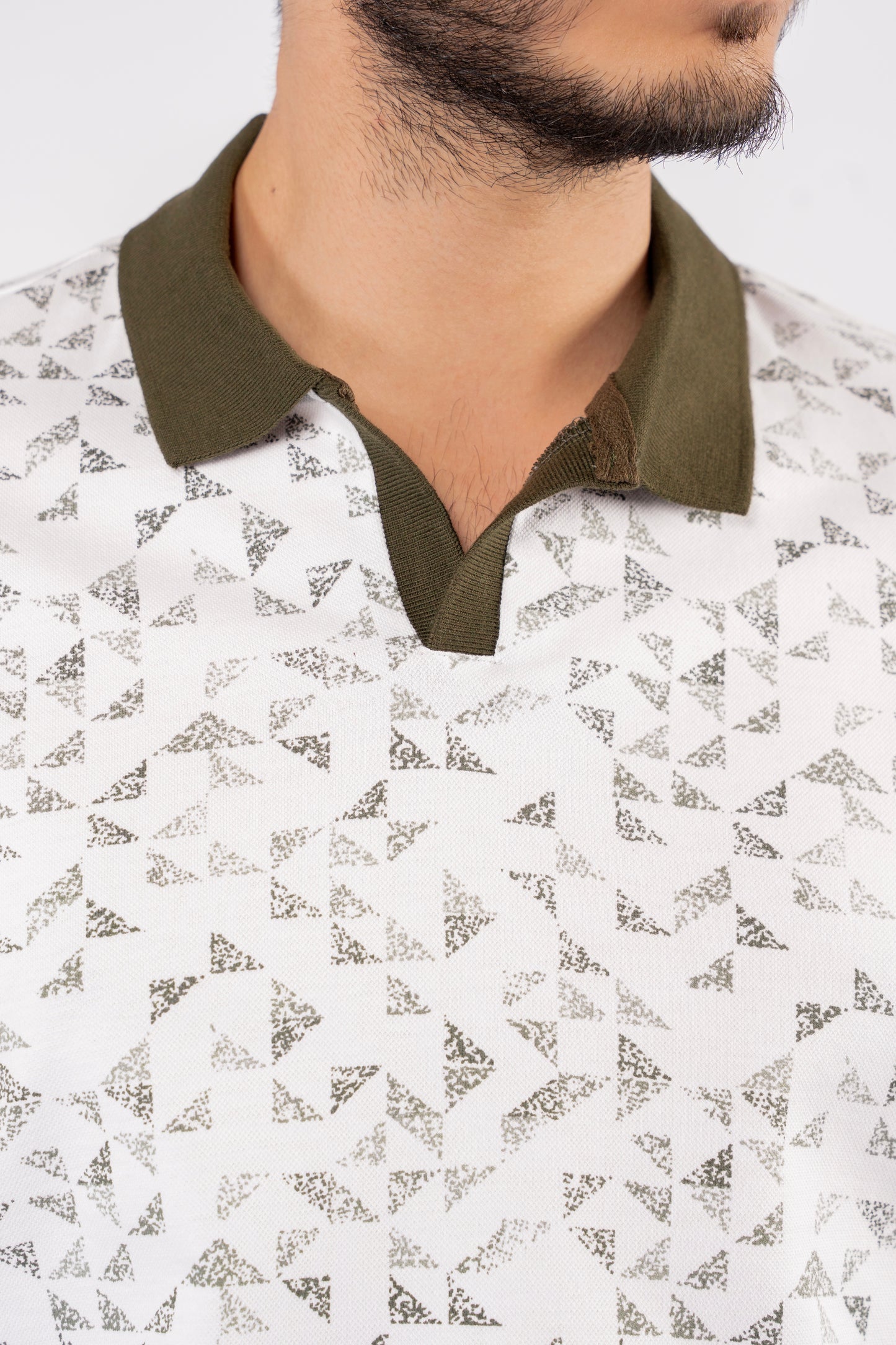 OLIVE GEOMETRICAL POLO