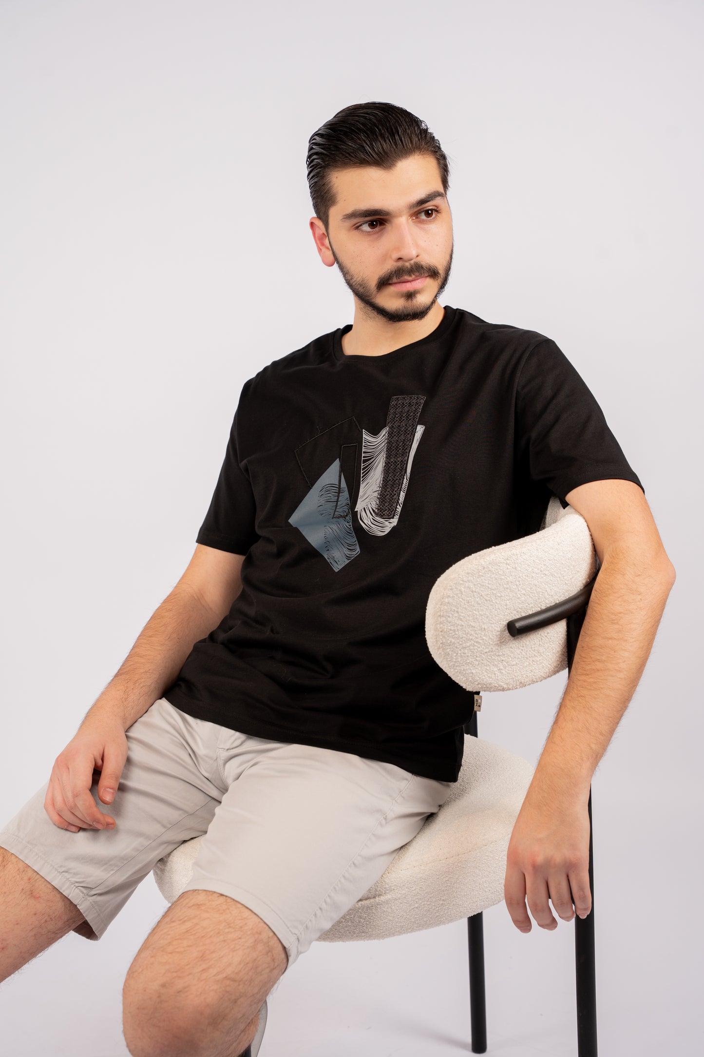 BLACK ABSTRACT TSHIRT