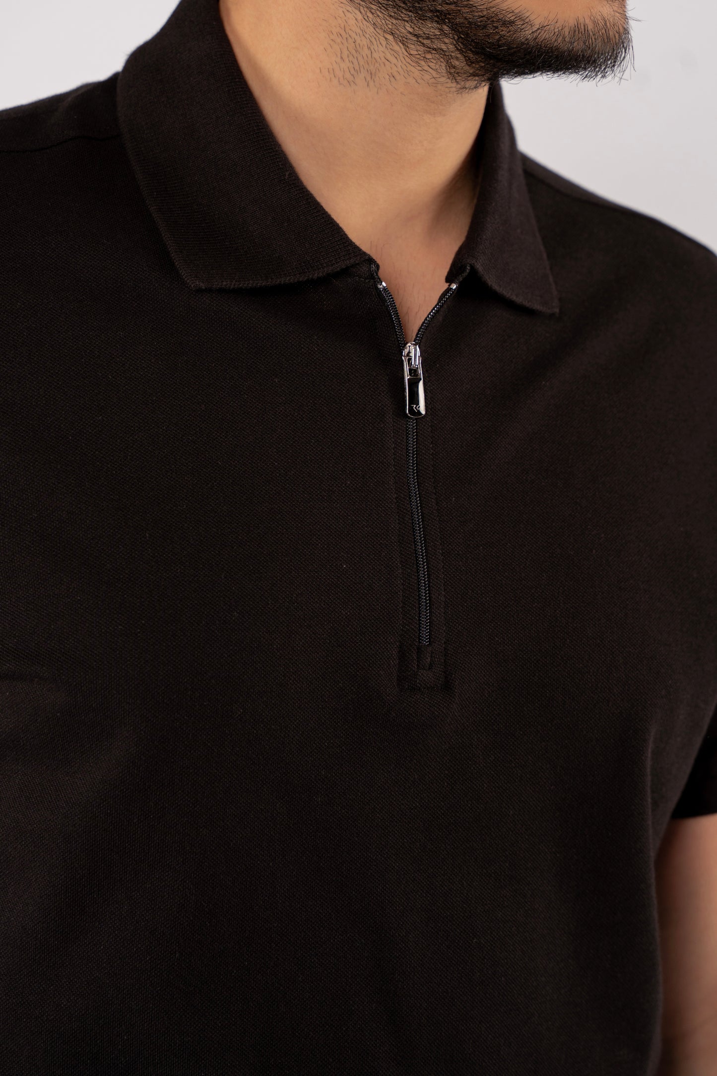 BLACK PIQUET ZIPPER POLO