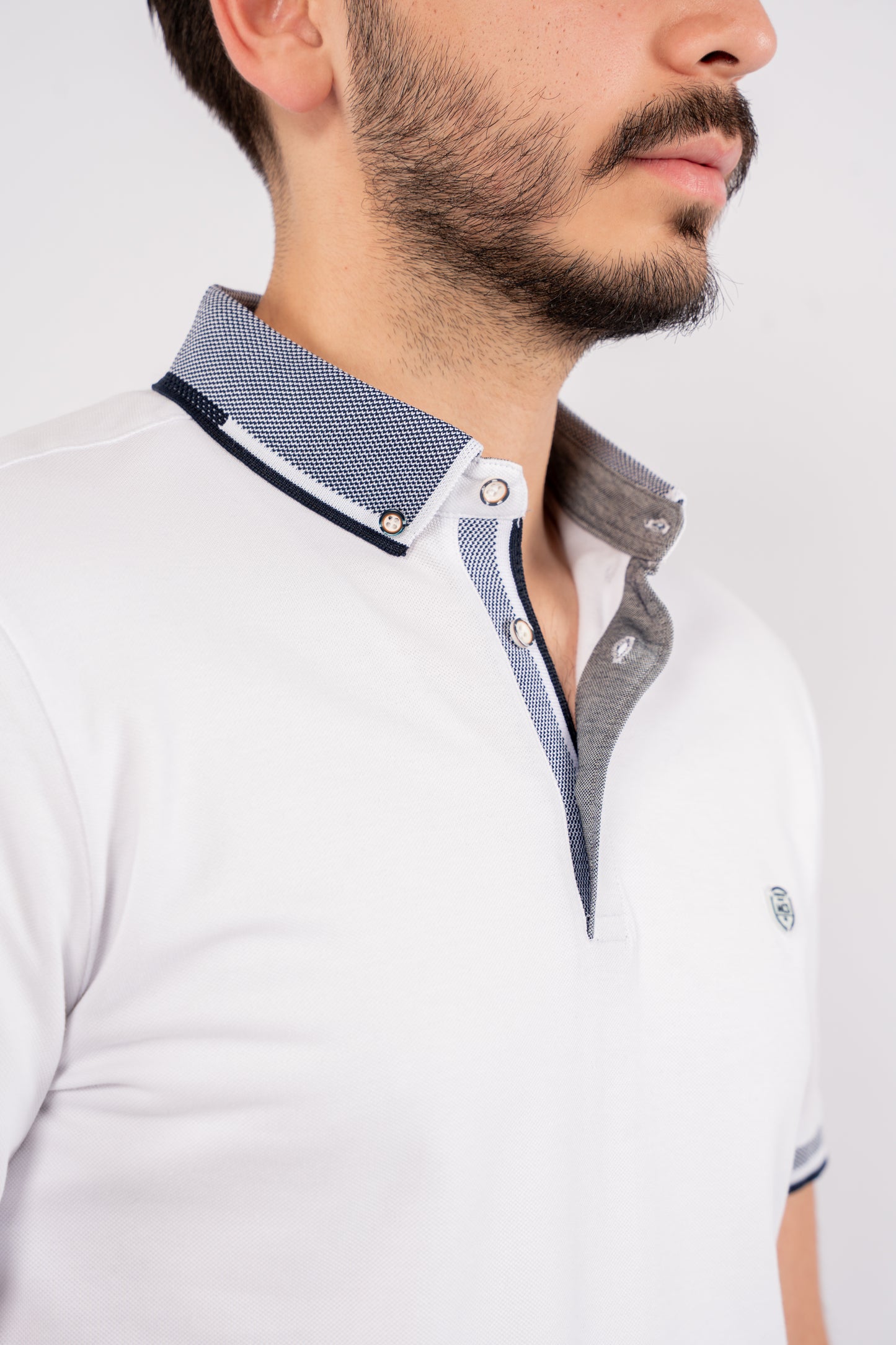 WHITE BUTTON COLLAR POLO