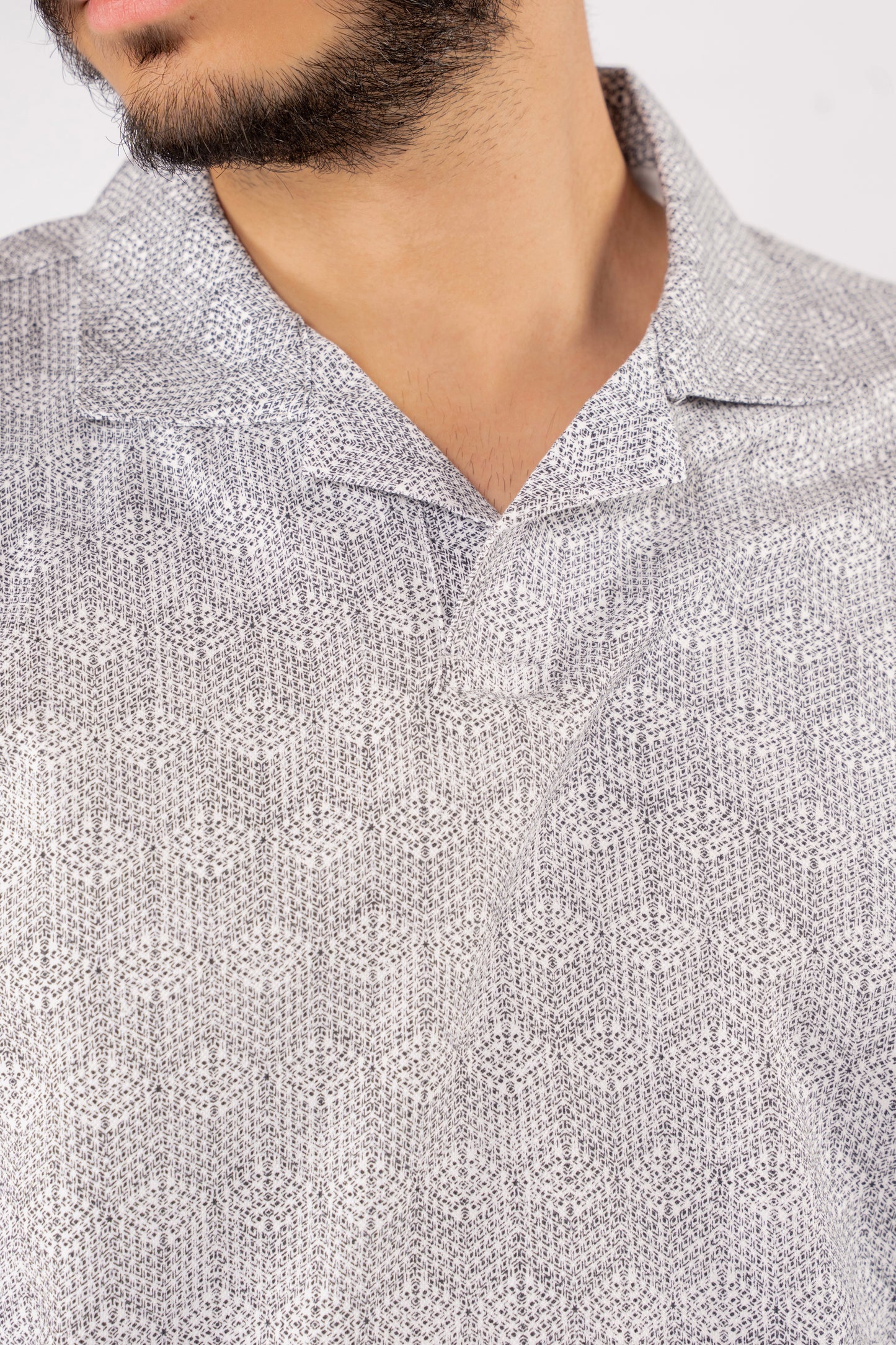 GREY GEOMETRIC PATTERN POLO TSHIRT