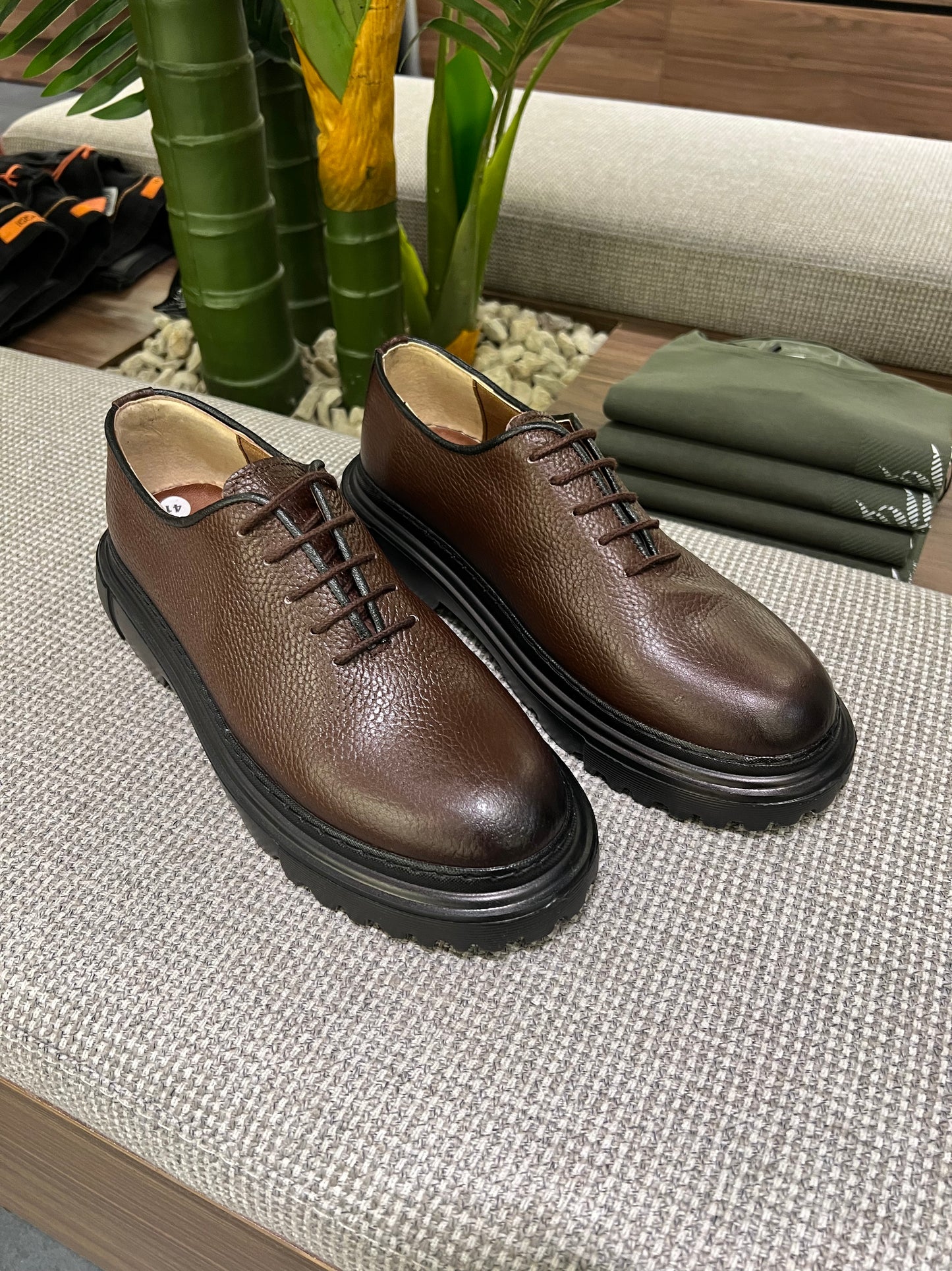 CASUAL BROWN LEATHER DERBY