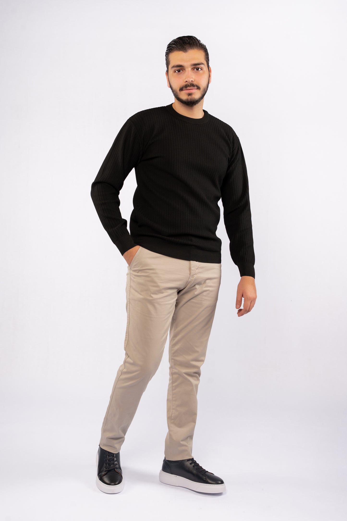 BLACK TRICOT ROUNDNECK SWEATER