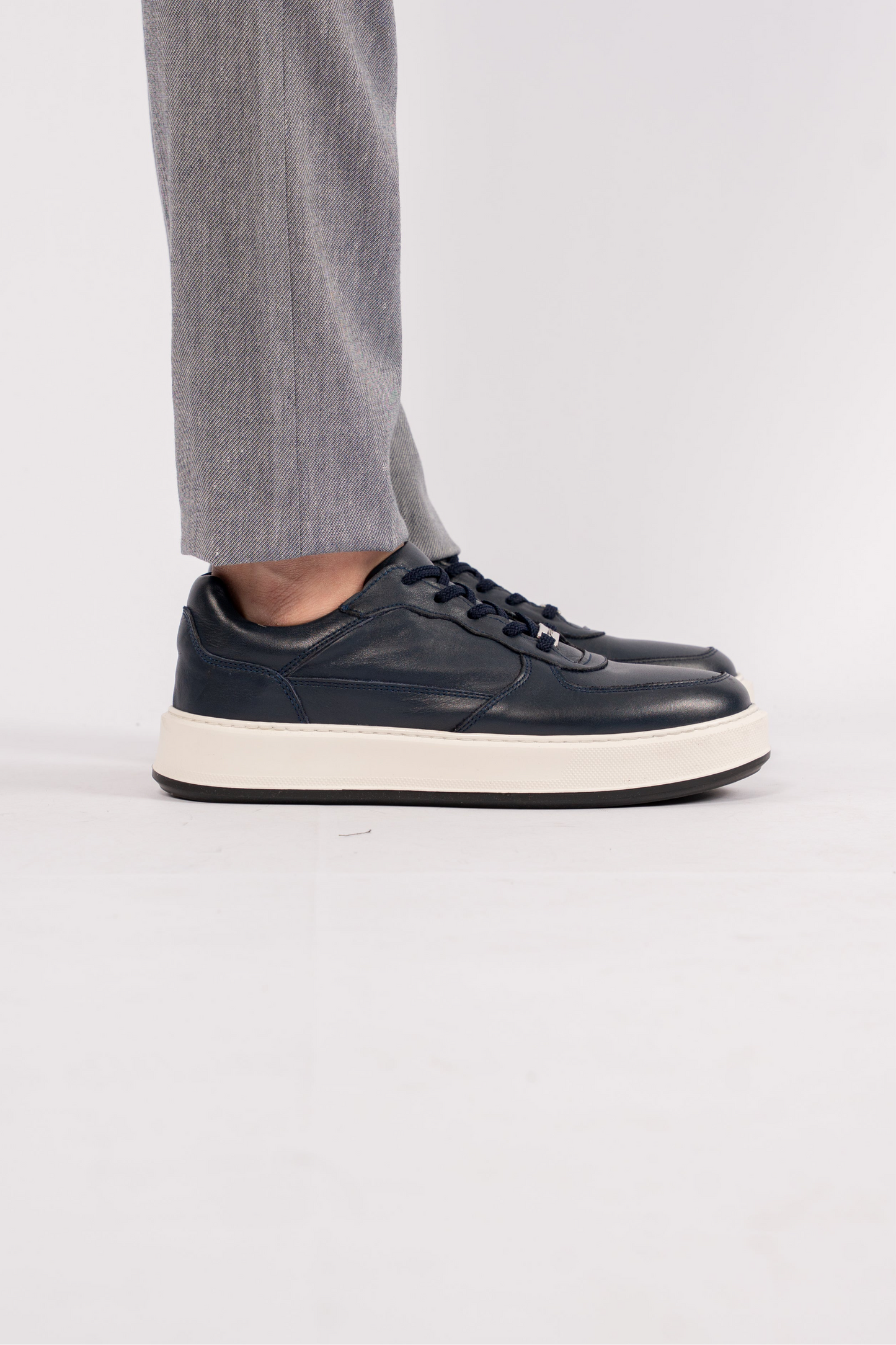 NAVY HIGH SOLE SNEAKER