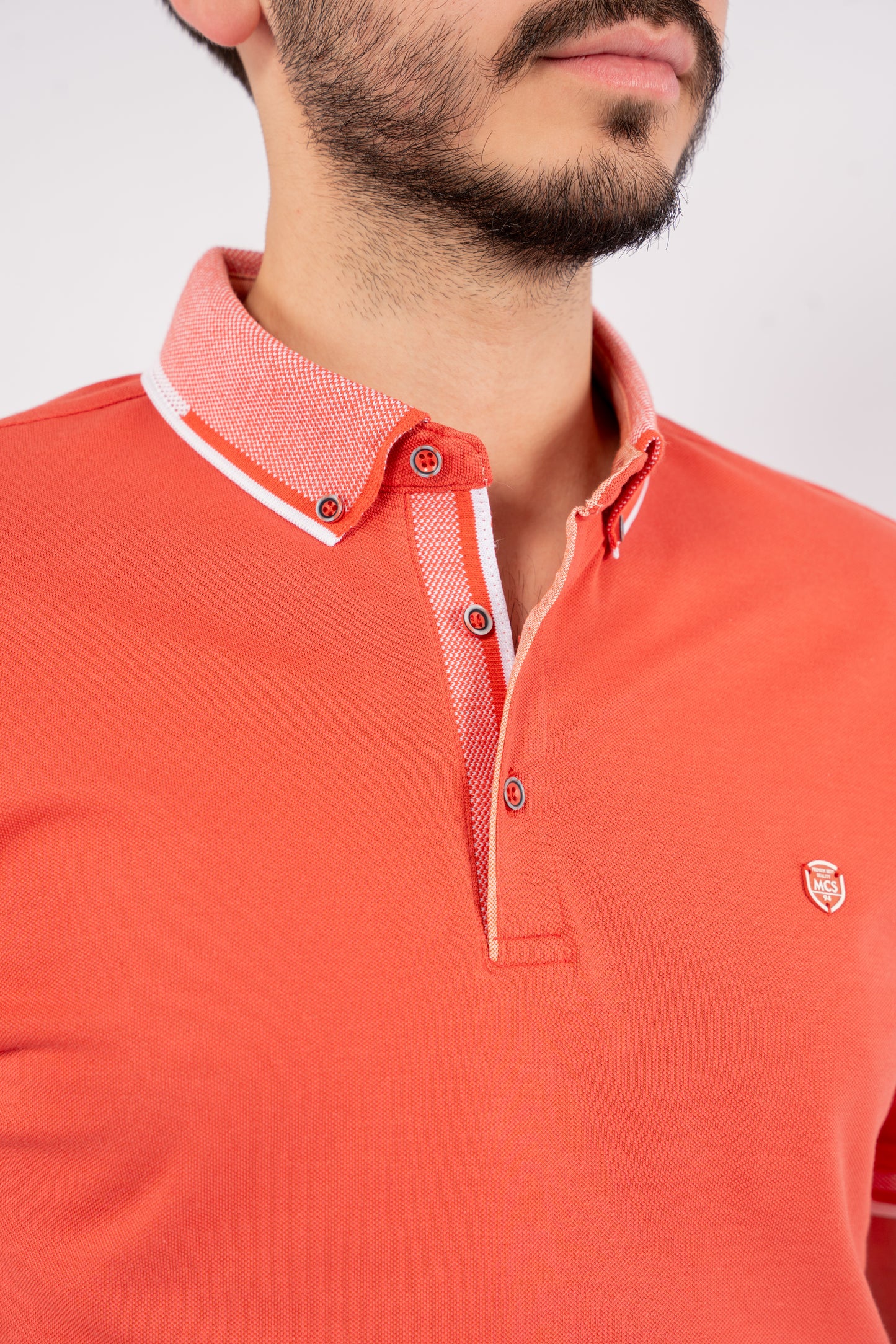 BRICK BUTTON COLLAR POLO