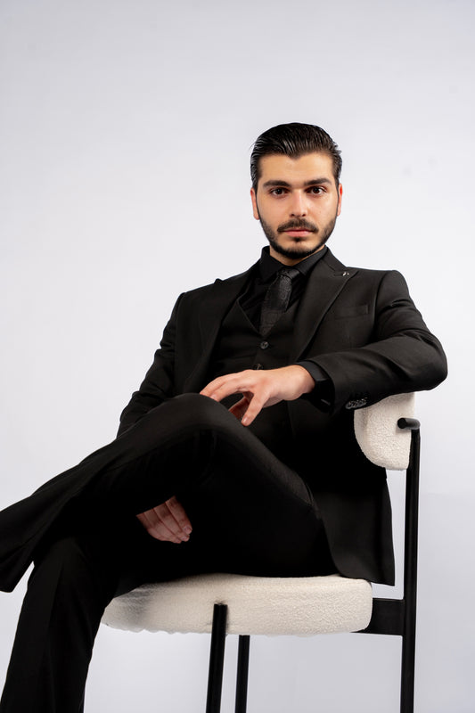 BLACK SINGLE BREASTED SUIT