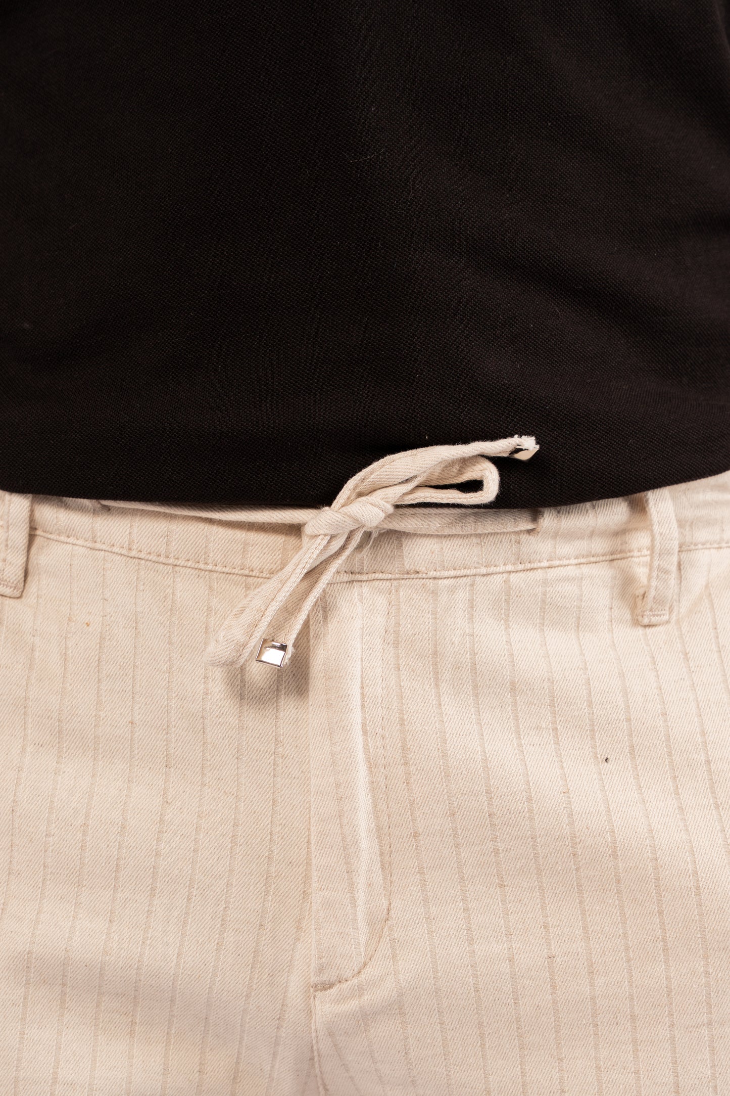 BEIGE LINED SHORT