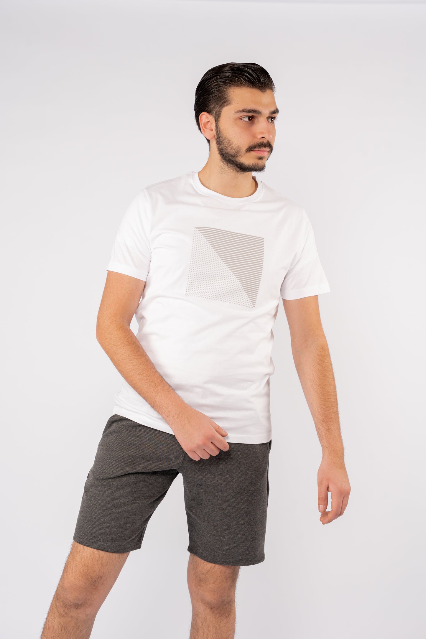WHITE PATTERNED TSHIRT