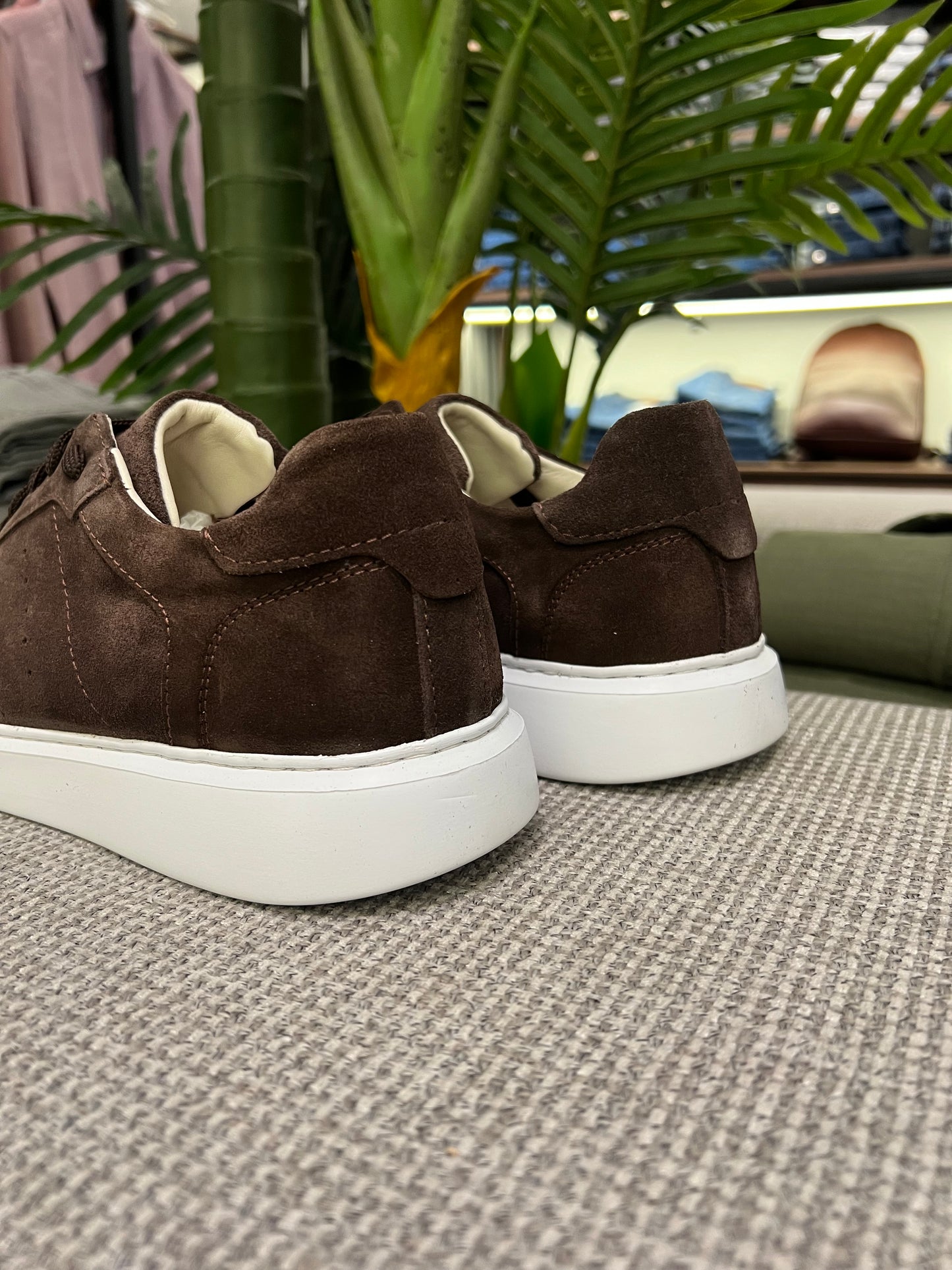 BROWN CASUAL SUEDE SNEAKER
