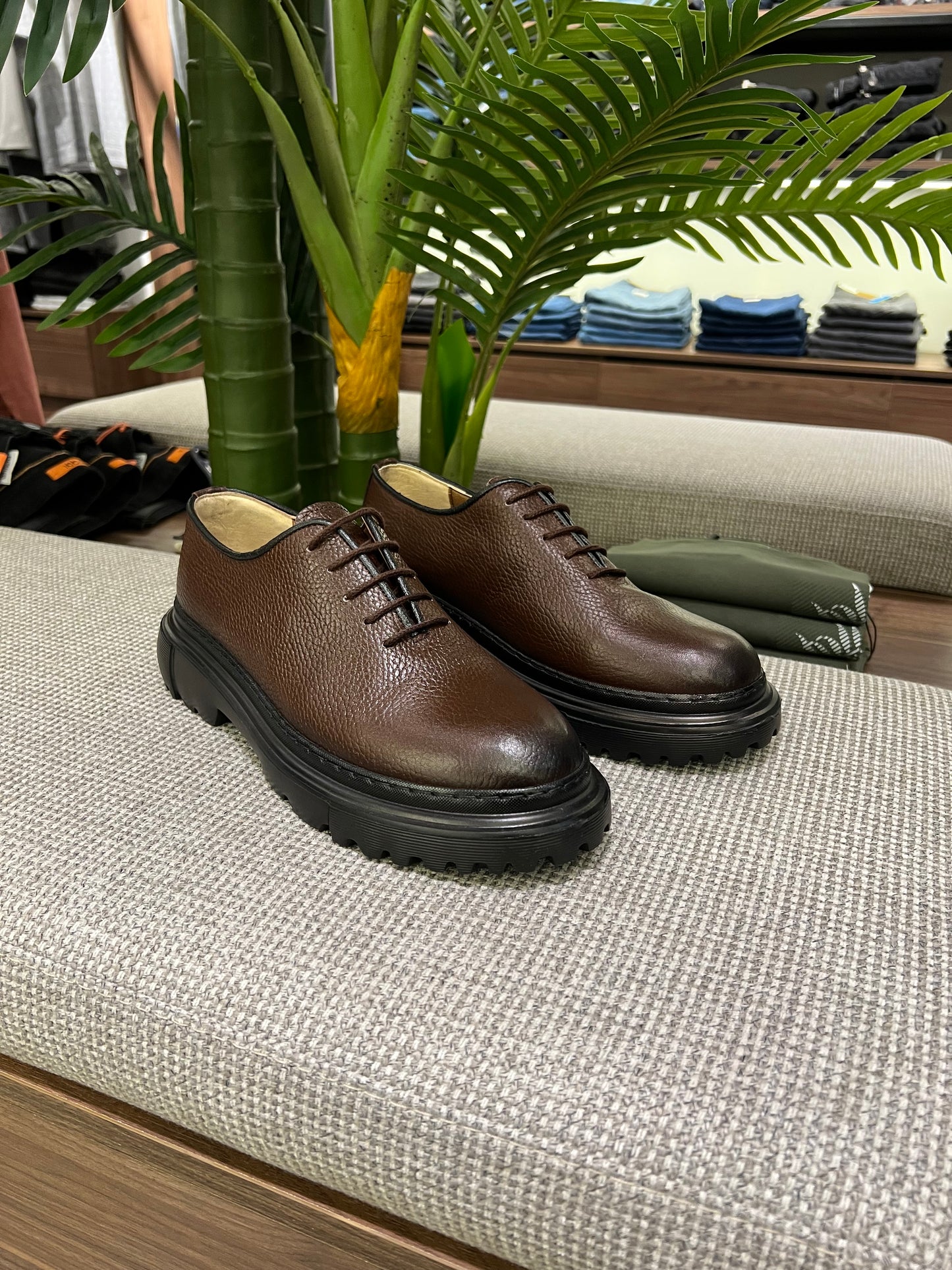 CASUAL BROWN LEATHER DERBY