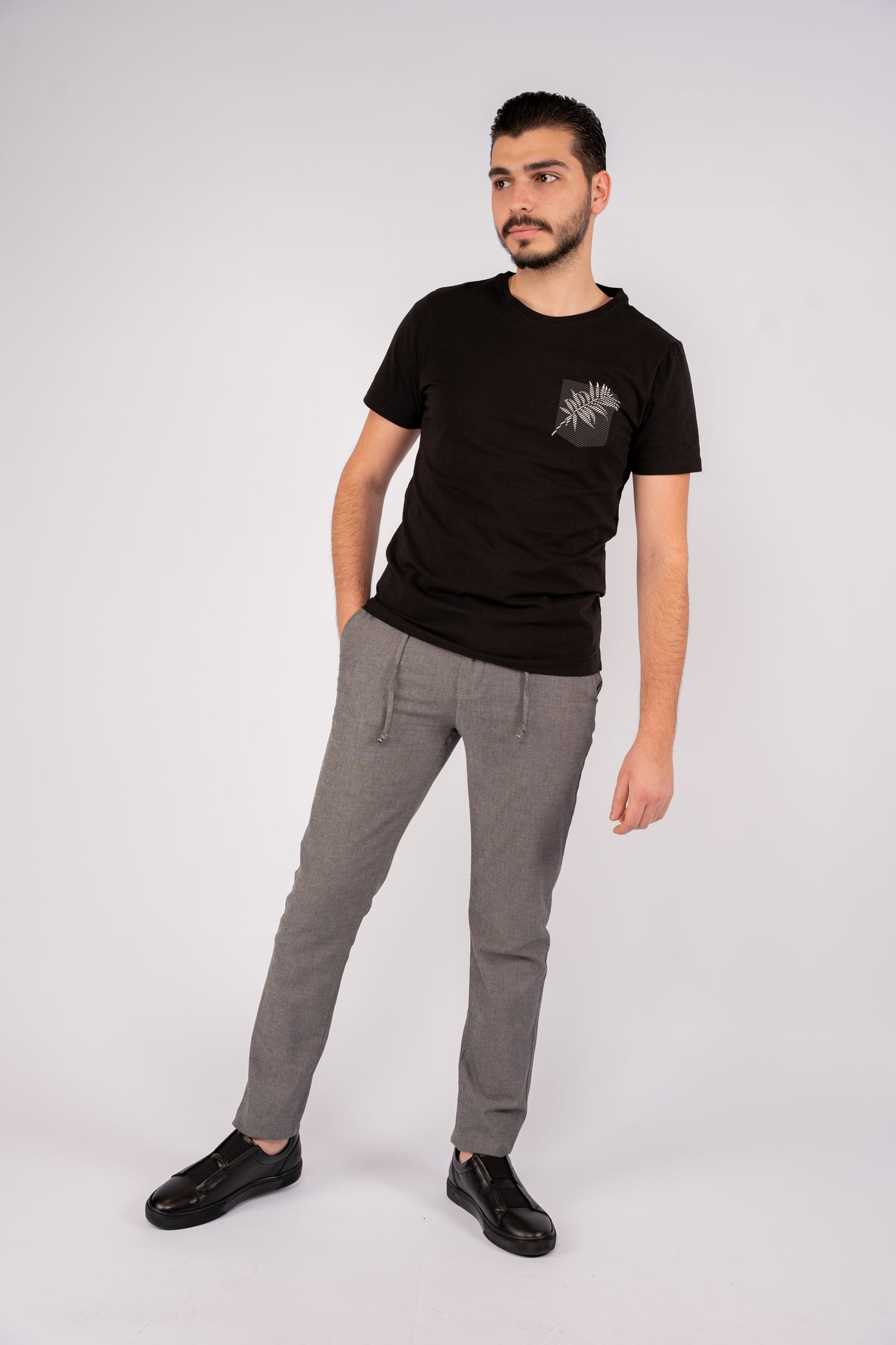 BLACK FEATHER TSHIRT