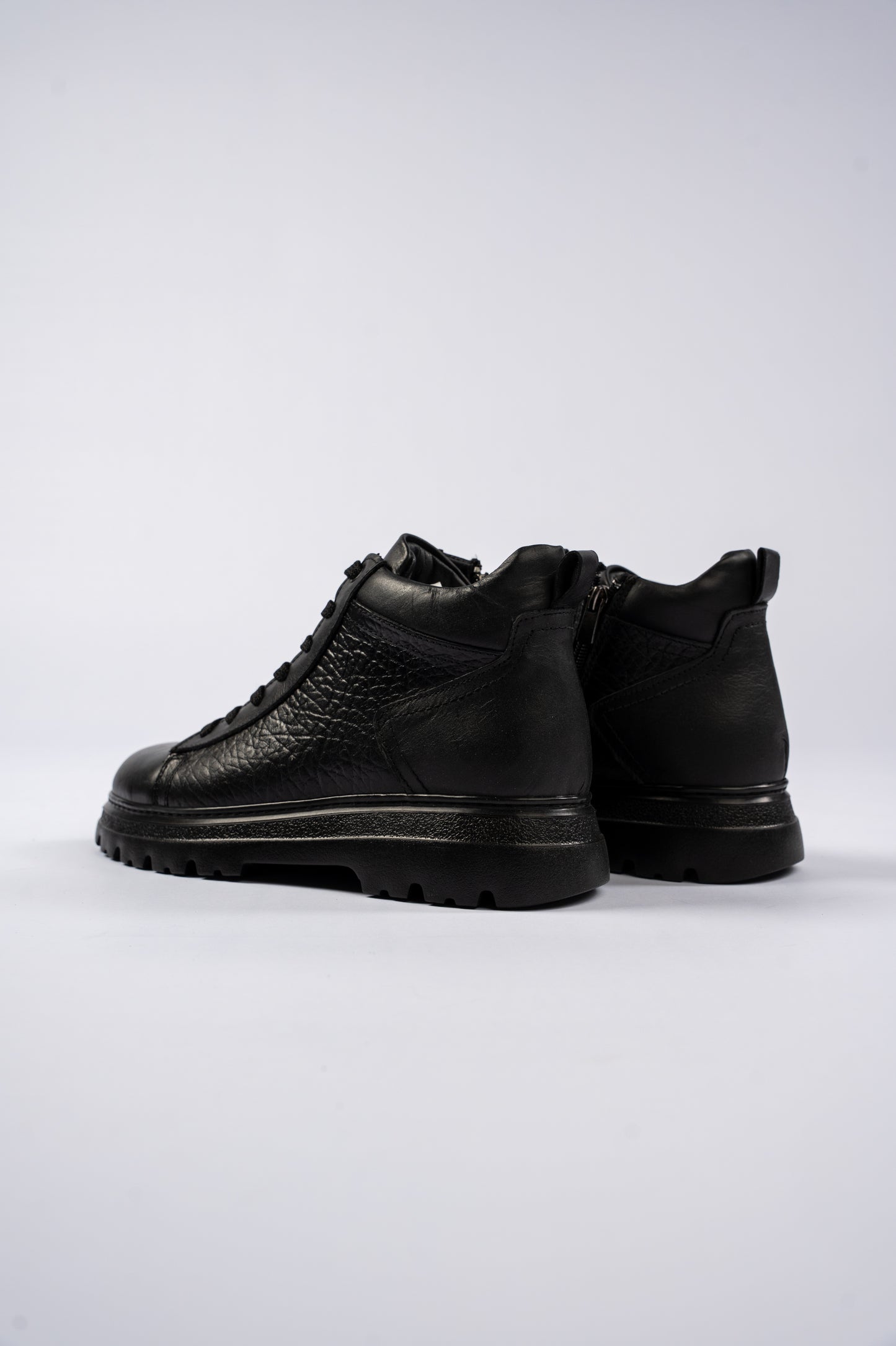 BLACK URBAN LEATHER BOOTS