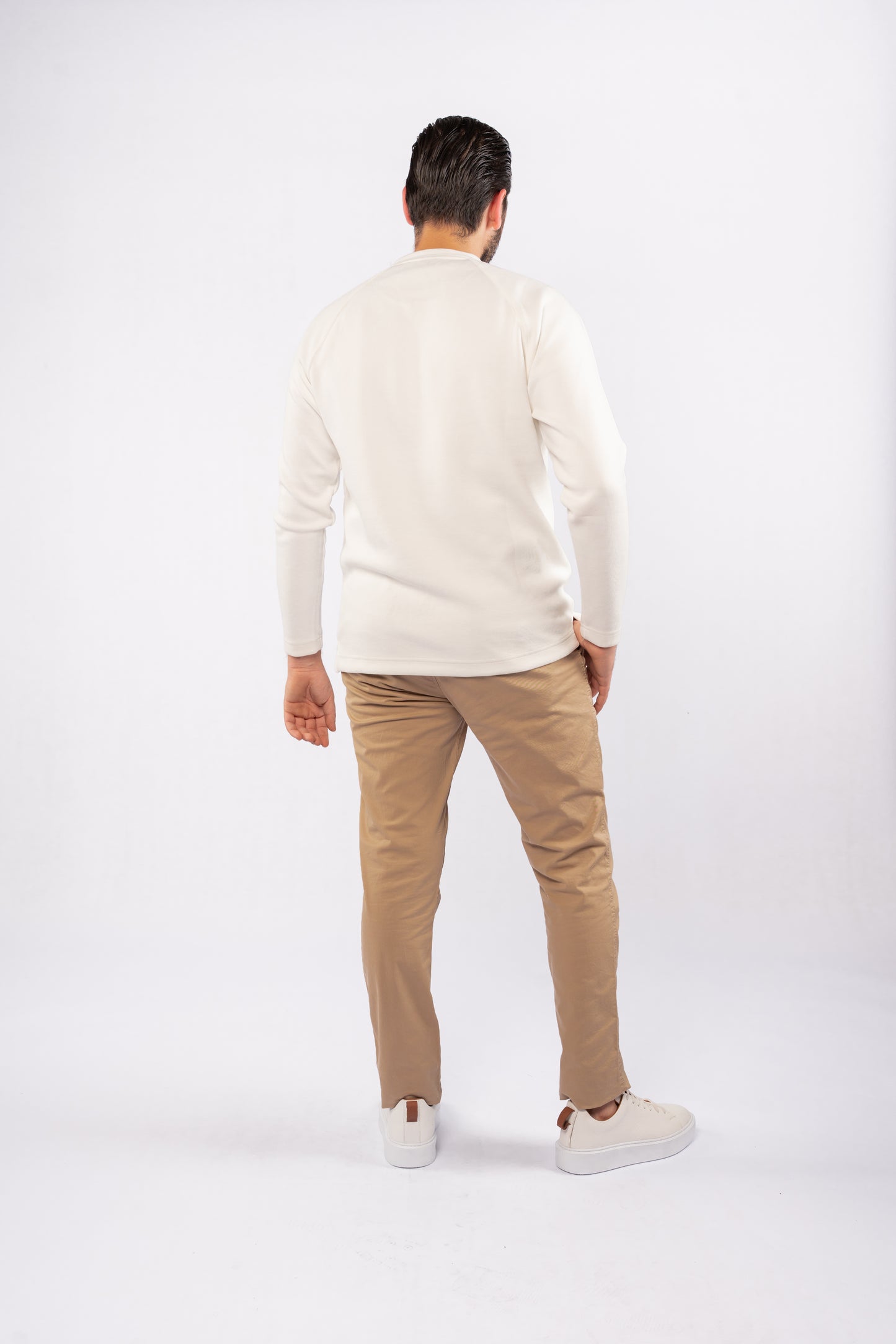 WHITE CASUAL SWEATER