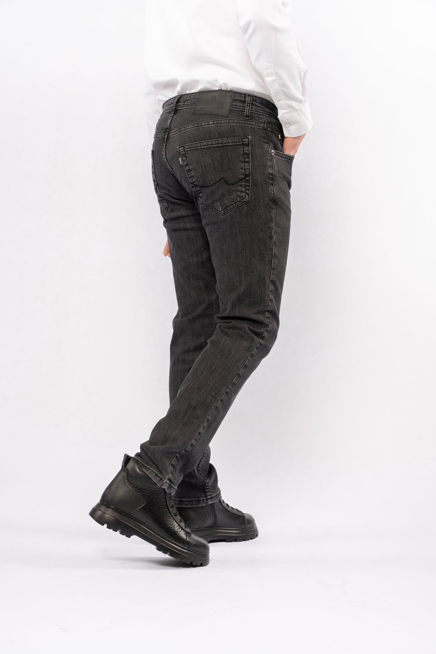 GREY REGULAR DENIM