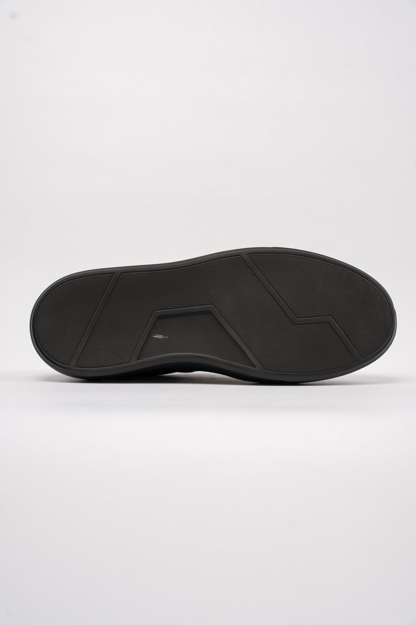 FULL BLACK CASUAL SNEAKER