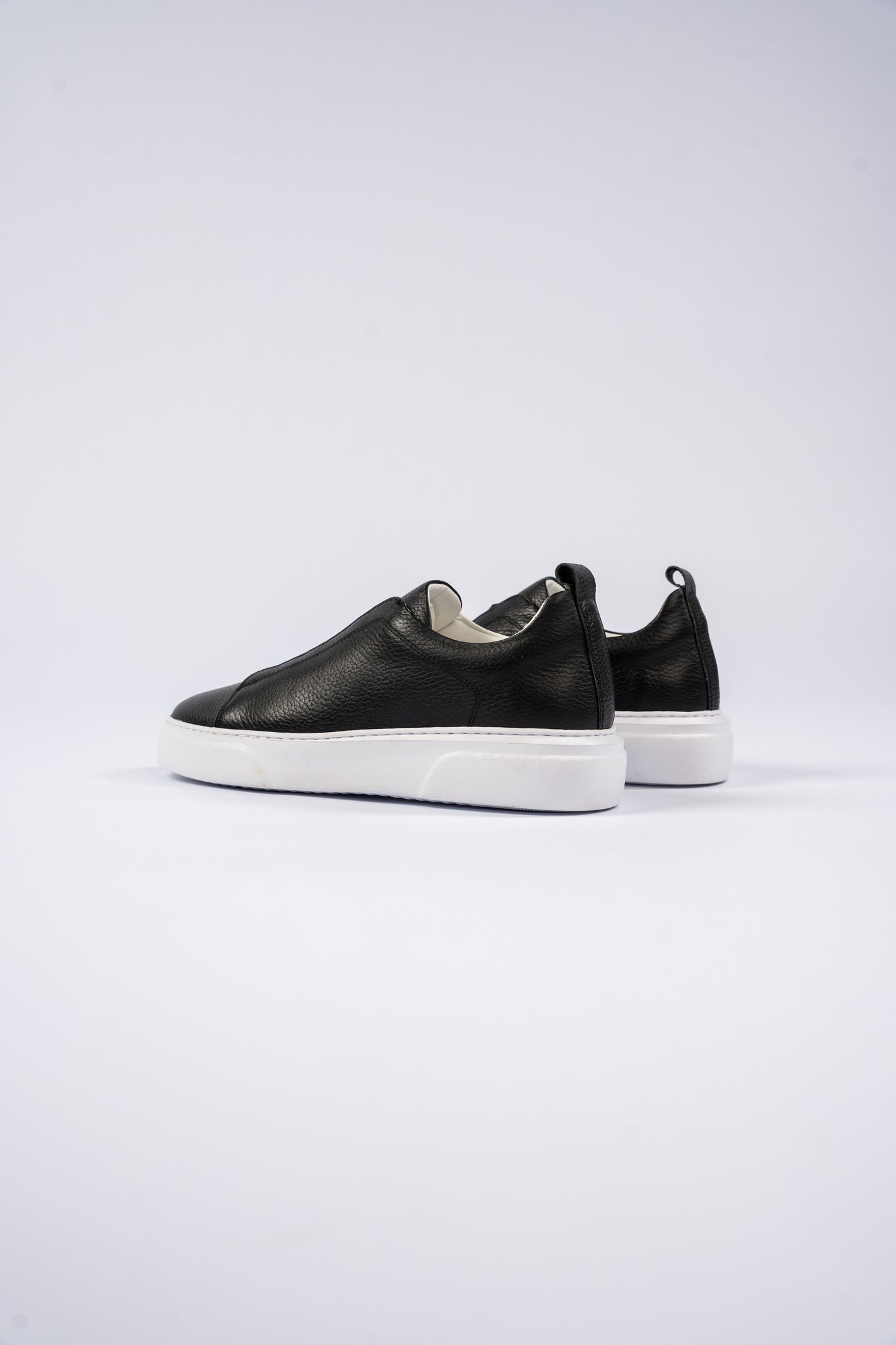 BLACK ELASTIC SNEAKER
