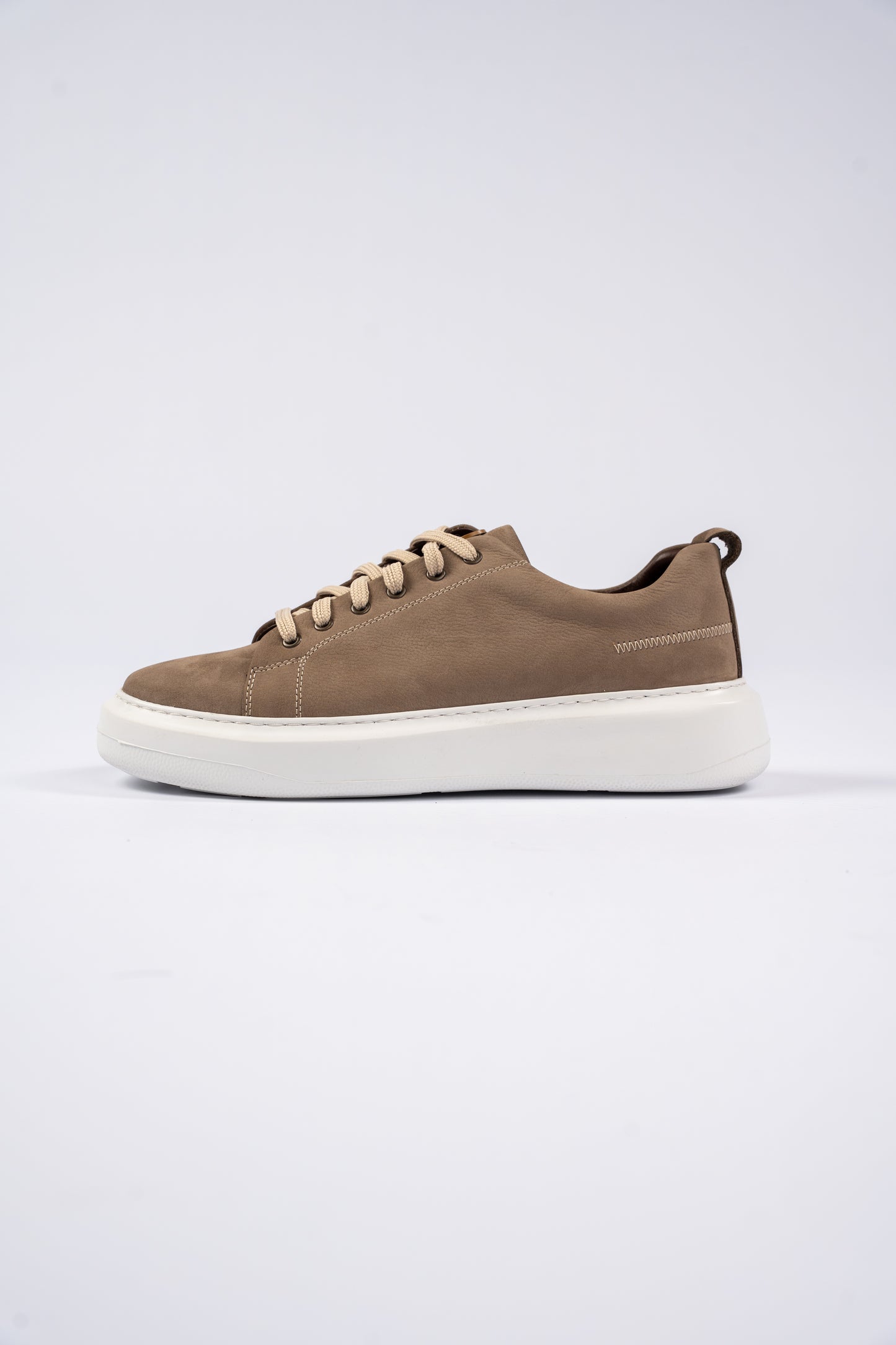 BEIGE NUBUCK SNEAKER