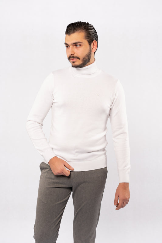 WHITE TURTLENECK SWEATER