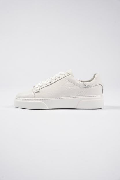 WHITE LEATHER SNEAKER