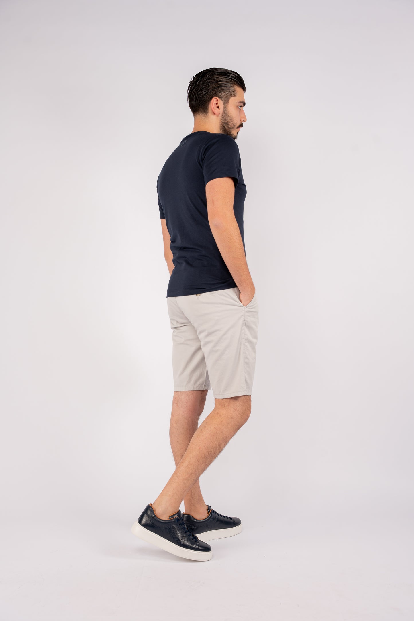 NAVY FEATHER TSHIRT