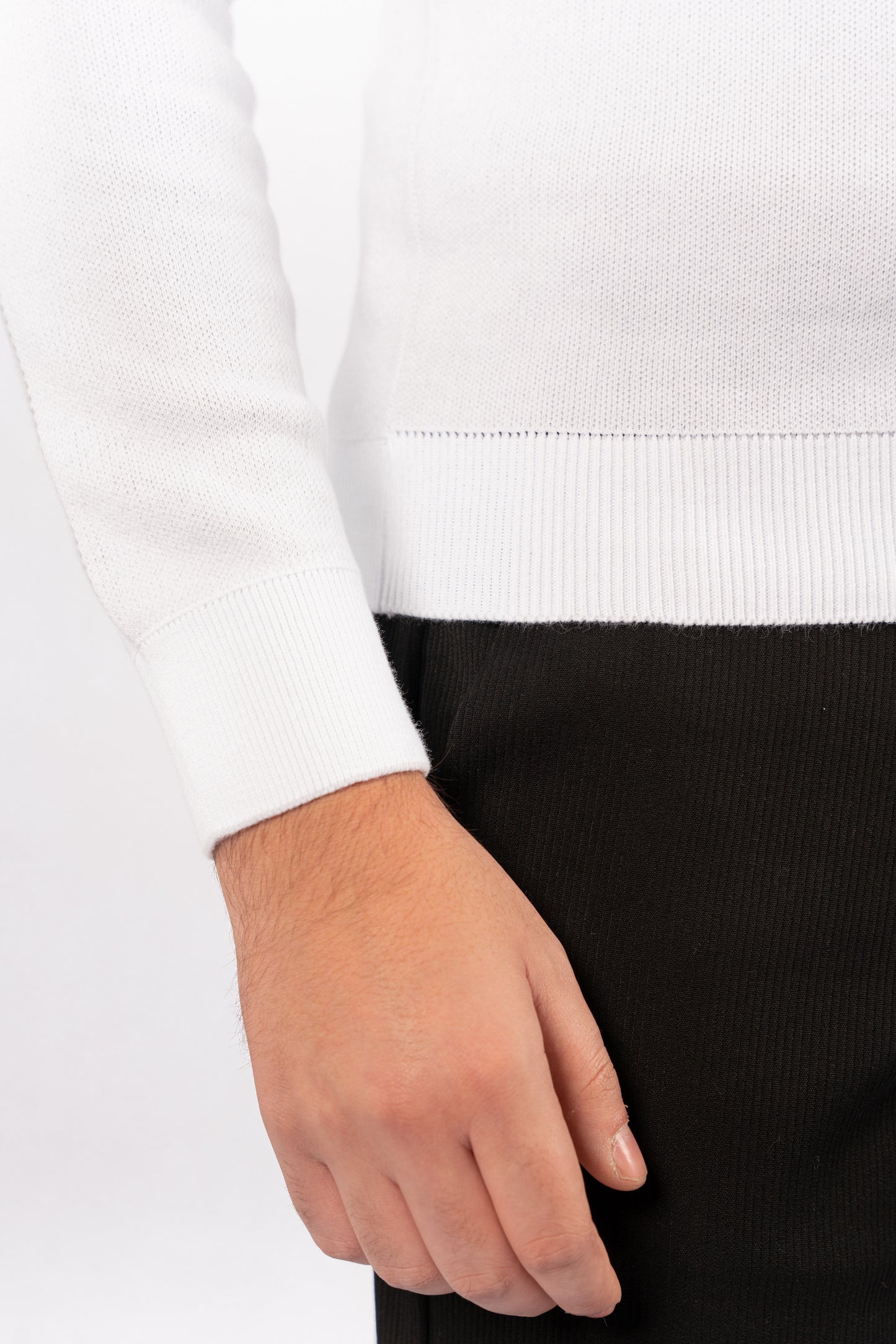 WHITE CASUAL SWEATER