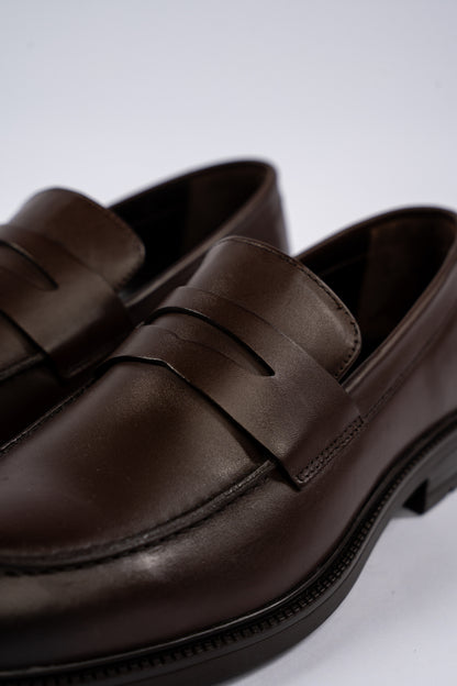 CLASSIC BROWN PENNY LOAFER