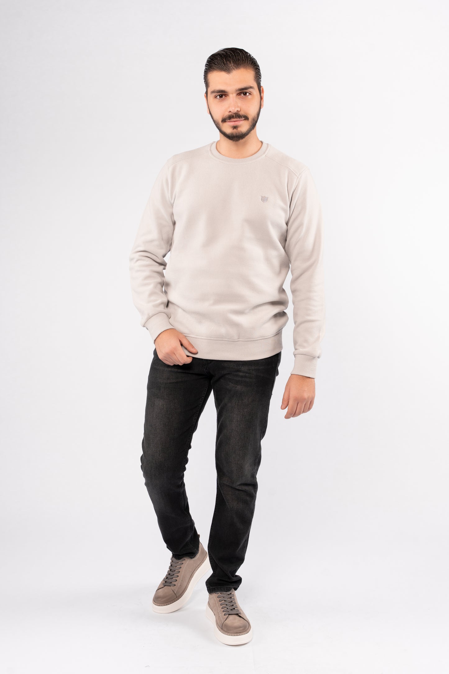GREY SELANIK ROUNDNECK SWEATER