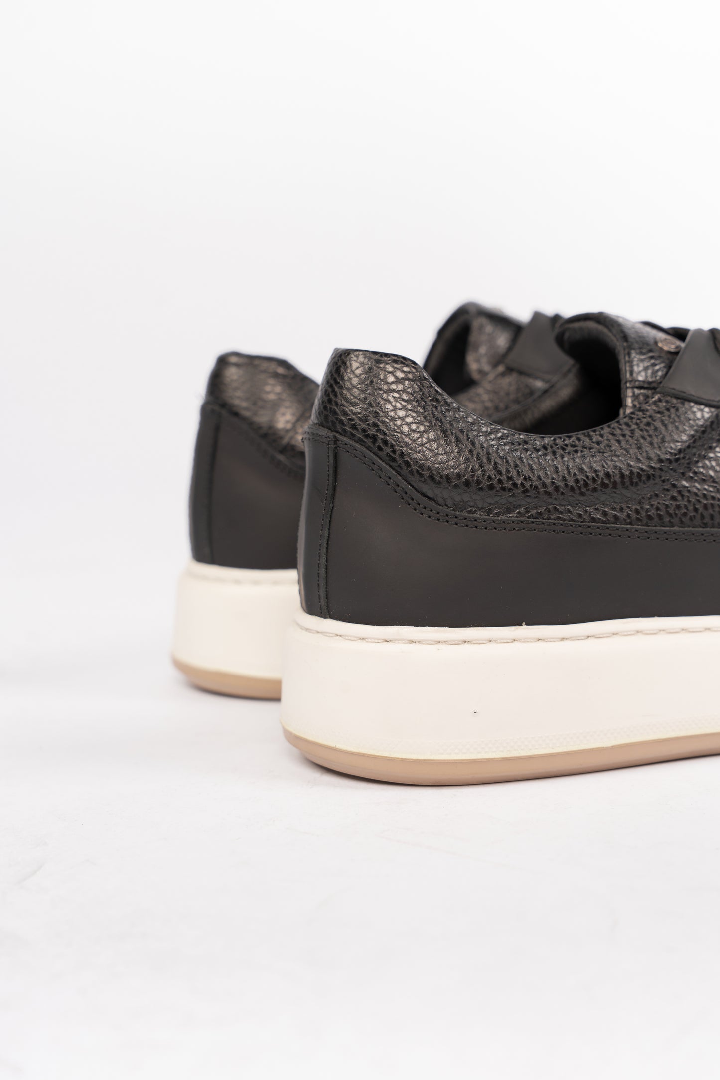 DUALTONE BLACK SNEAKER