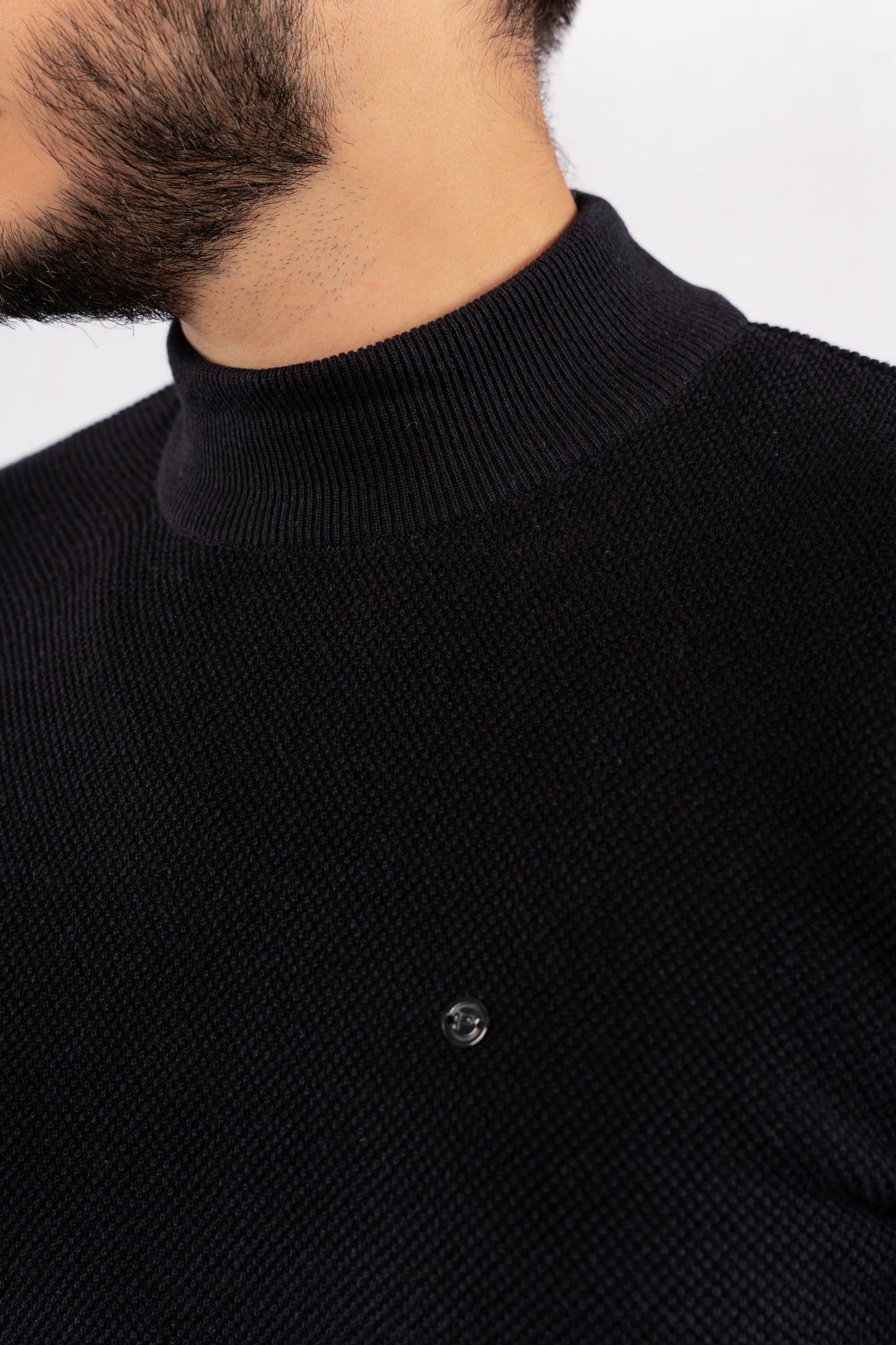 NAVY HIGHNECK SWEATER