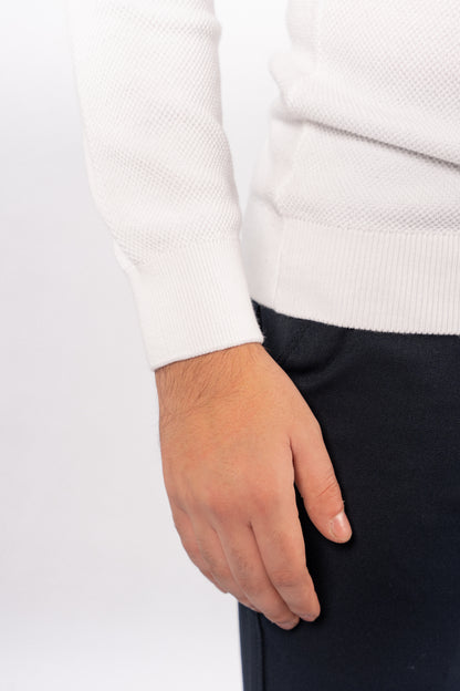 WHITE HIGHNECK SWEATER
