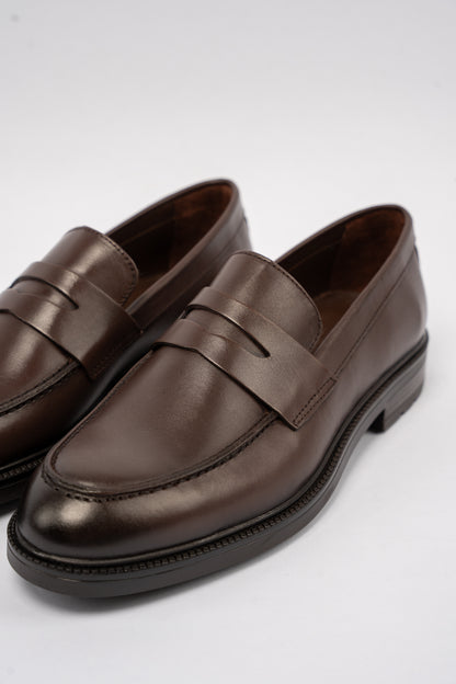 CLASSIC BROWN PENNY LOAFER