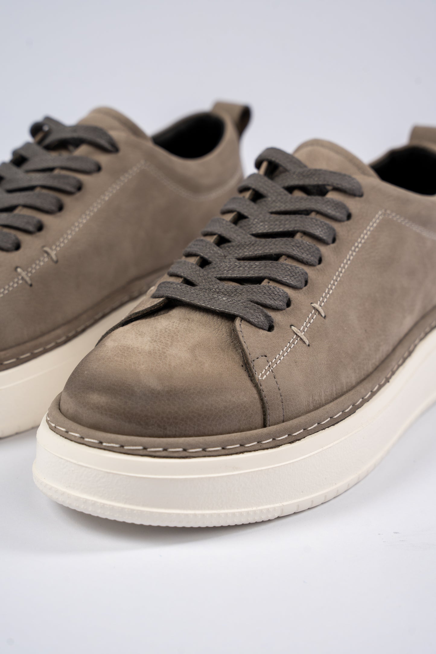 GREIGE CASUAL NUBUCK SNEAKER