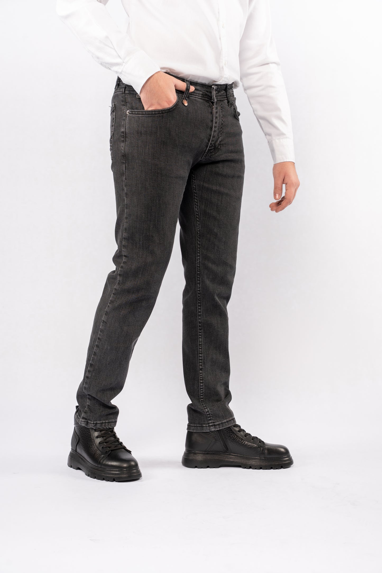 GREY REGULAR DENIM
