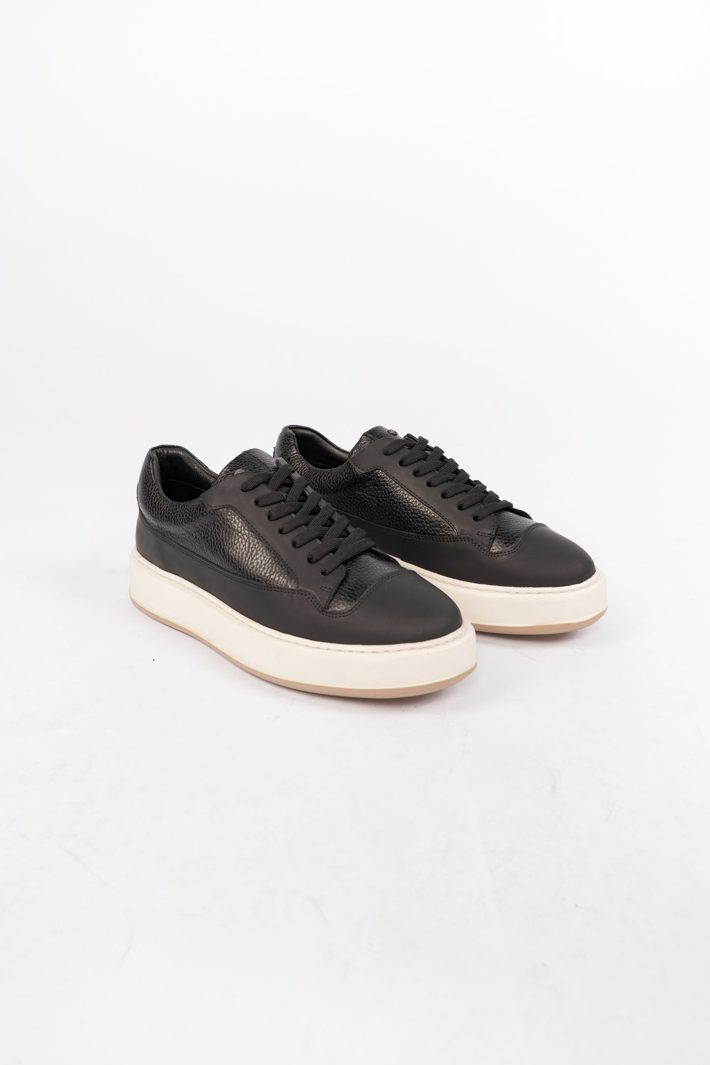 DUALTONE BLACK SNEAKER