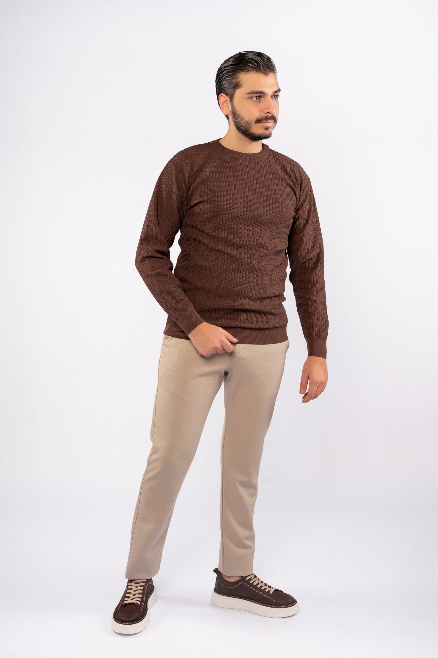 BROWN TRICOT ROUNDNECK SWEATER