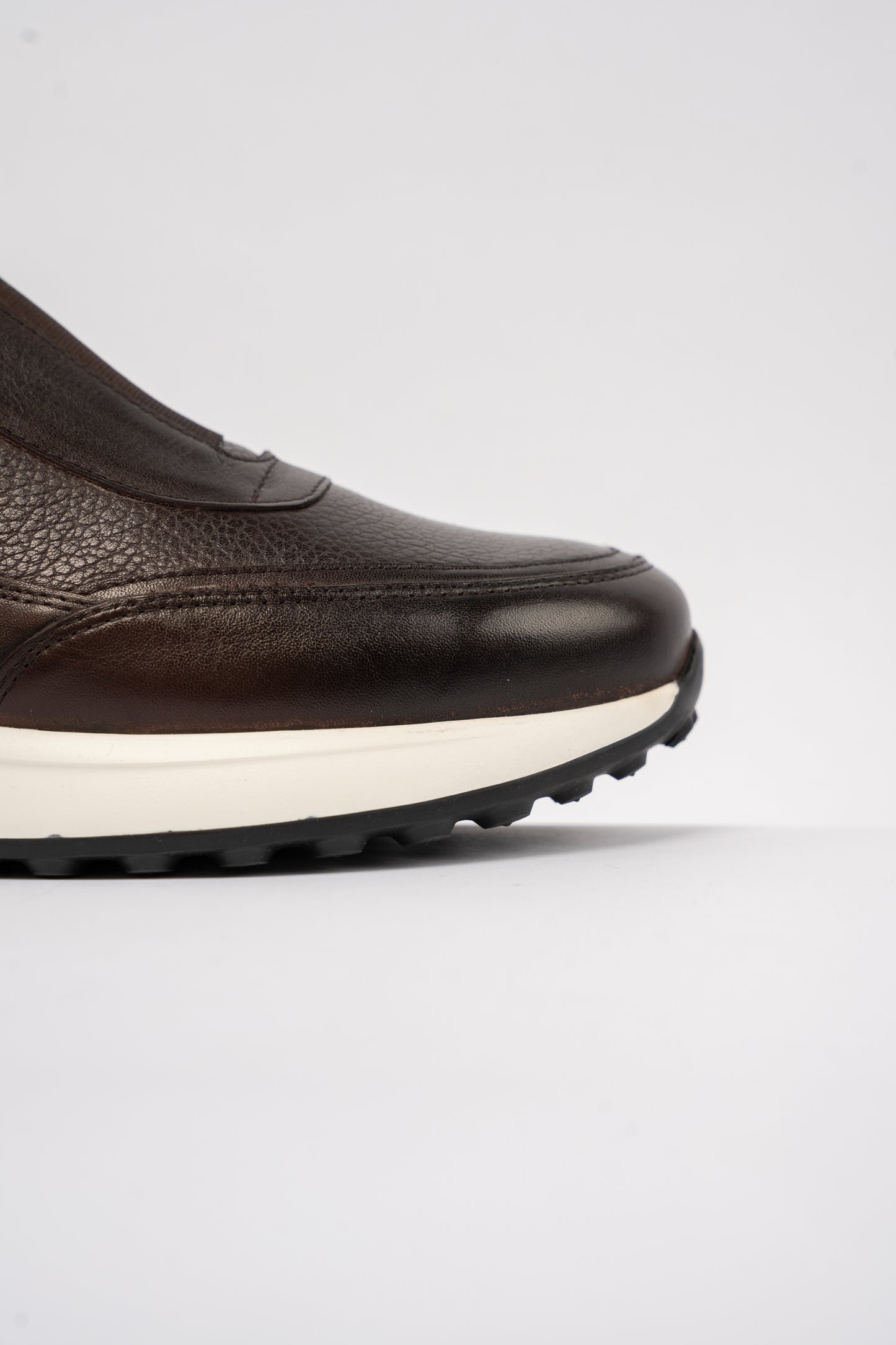 BROWN TIMELESS ELASTIC SNEAKER