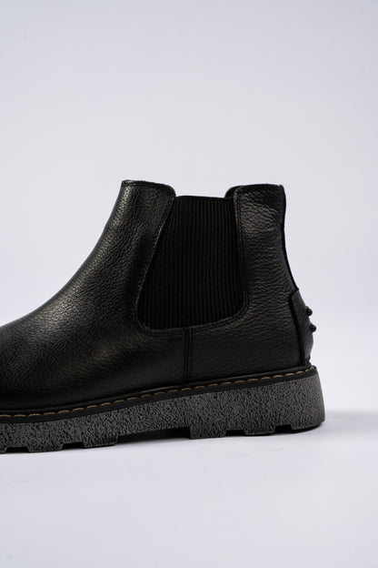 BLACK TIMELESS CHELSEA BOOTS