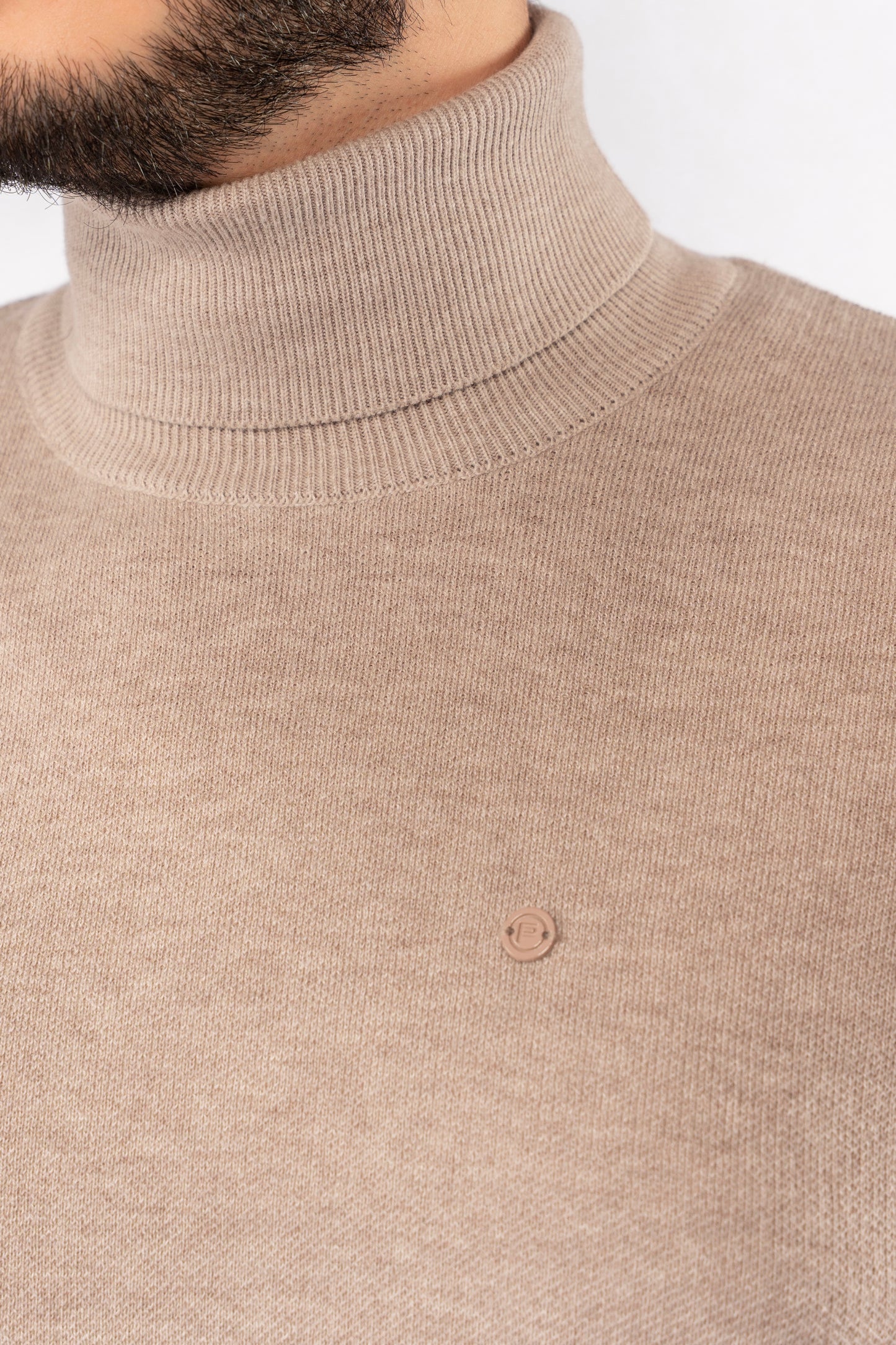 BEIGE TURTLENECK SWEATER