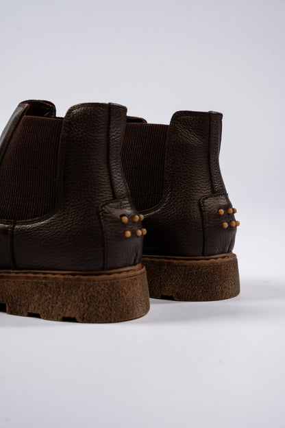 BROWN TIMELESS CHELSEA BOOTS