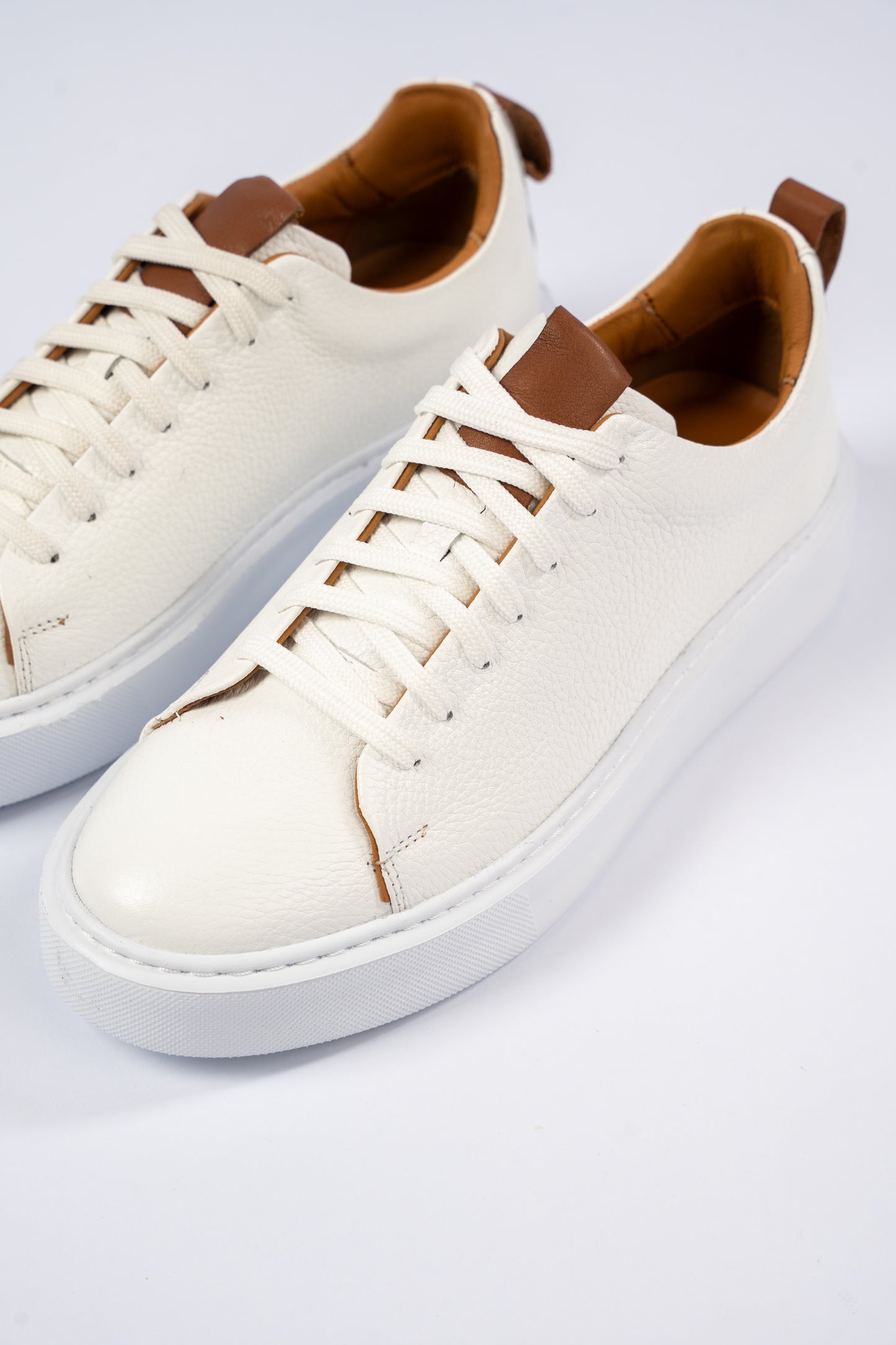 WHITE HIGHSOLE SNEAKER