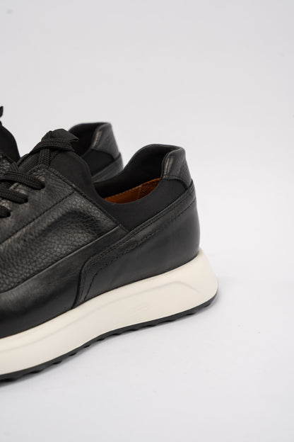 BLACK TIMELESS SNEAKER