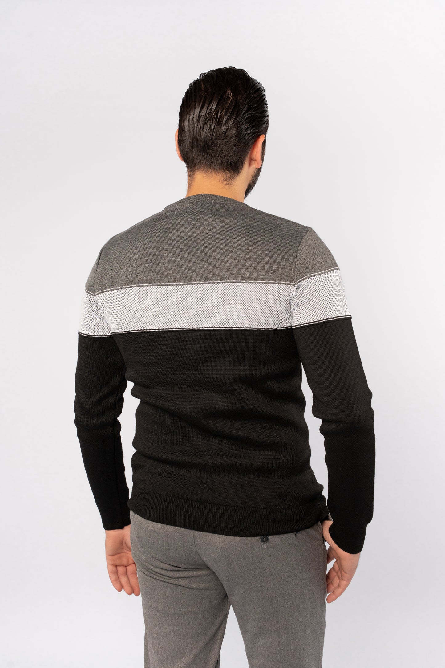 BLACK TRIO COLOR SWEATER
